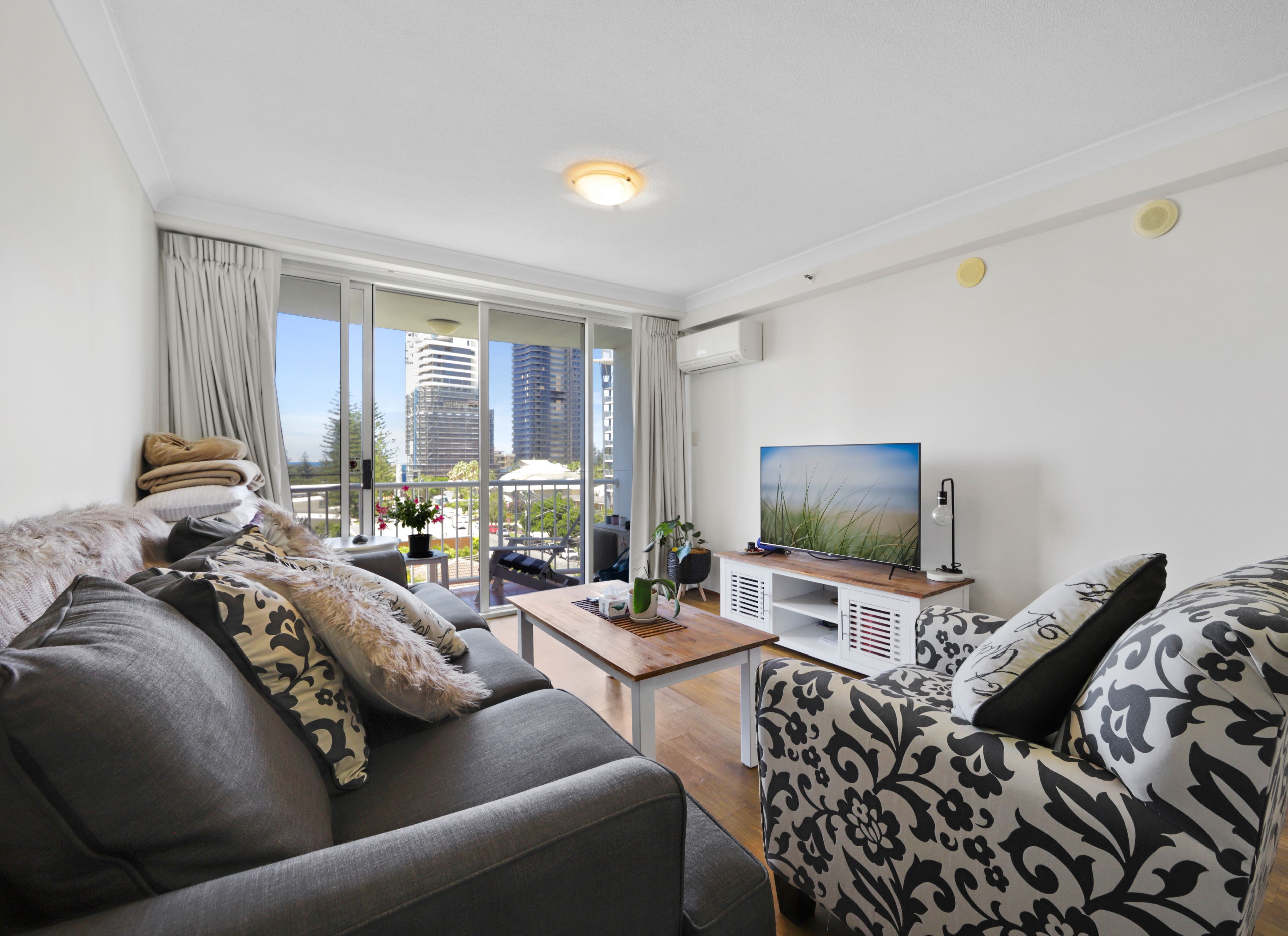 1055/2633 Gold Coast Highway, Broadbeach, QLD 4218