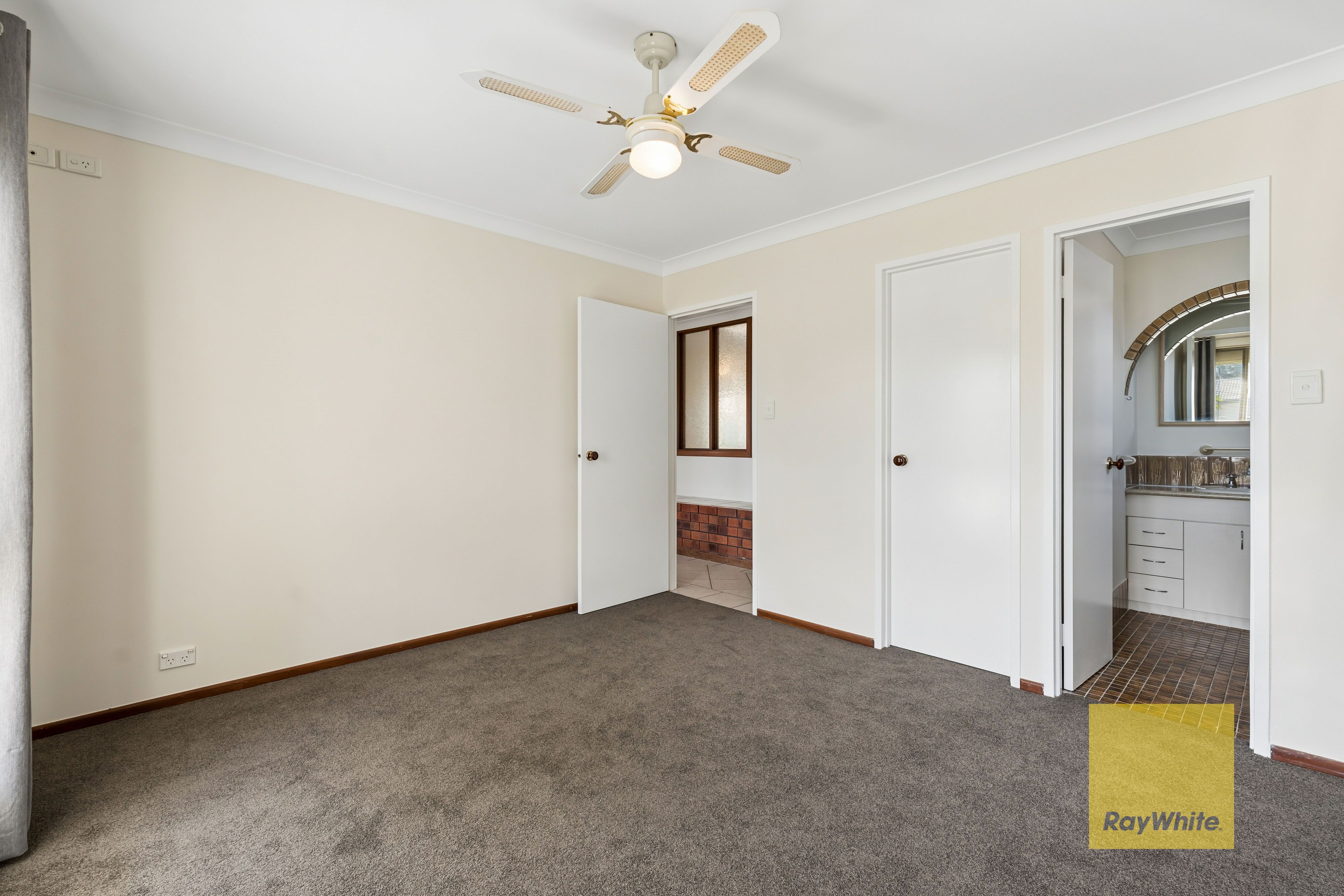 42 Kanangra Crescent — photo 3 of 18
