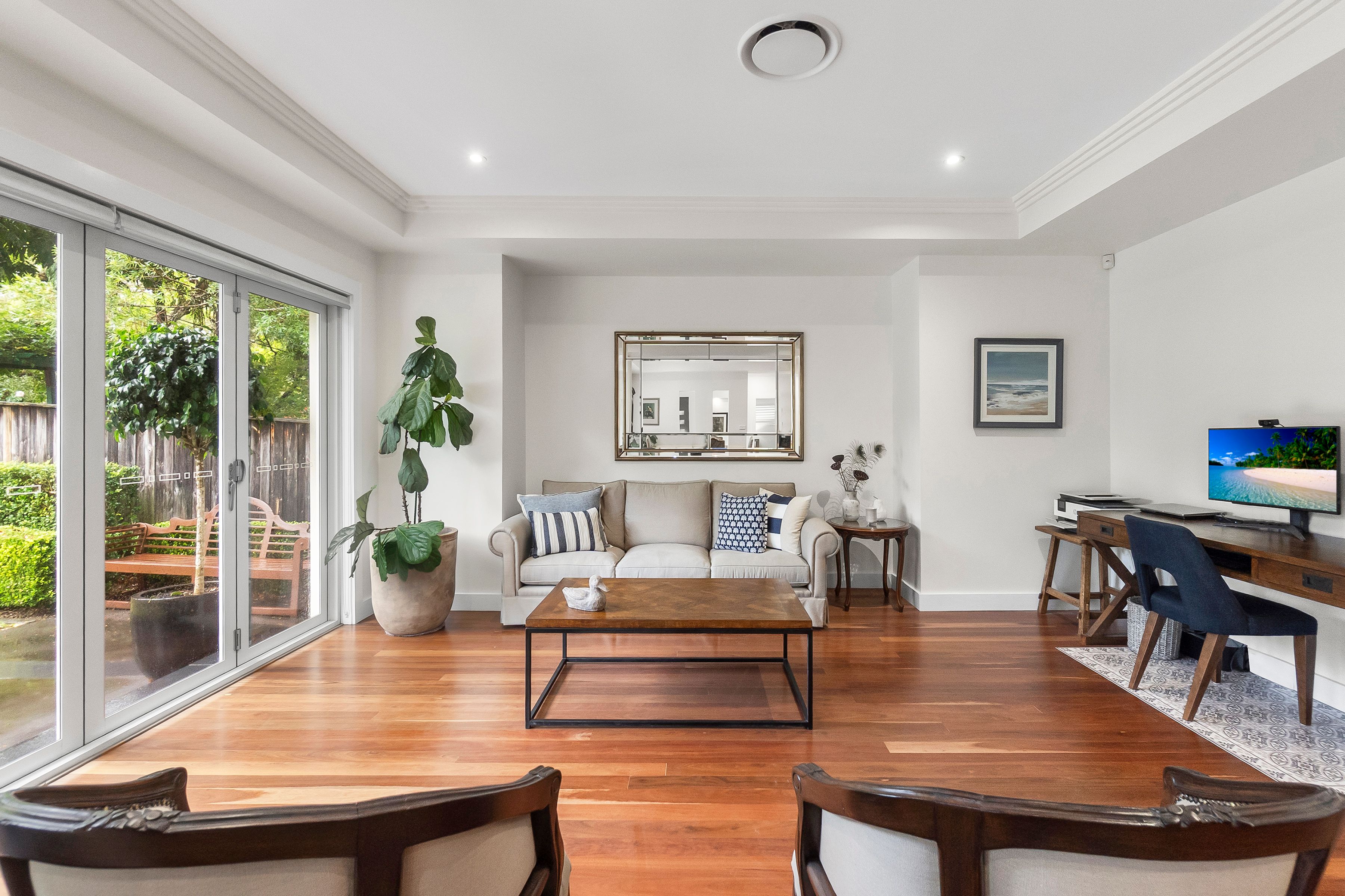 33 Murdoch Street — photo 3 of 18