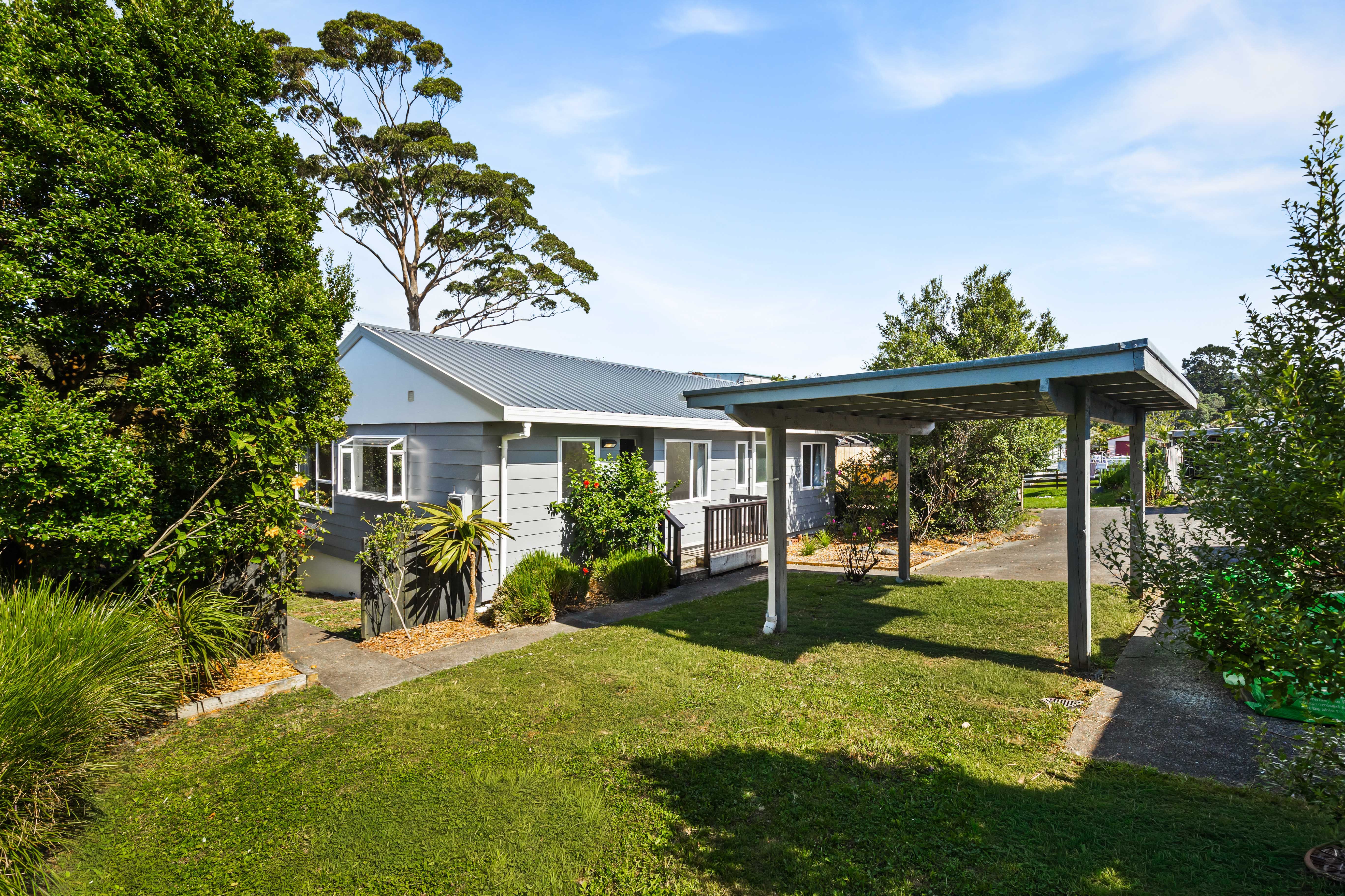 41 Meadowvale Rise, Titirangi, Waitakere City