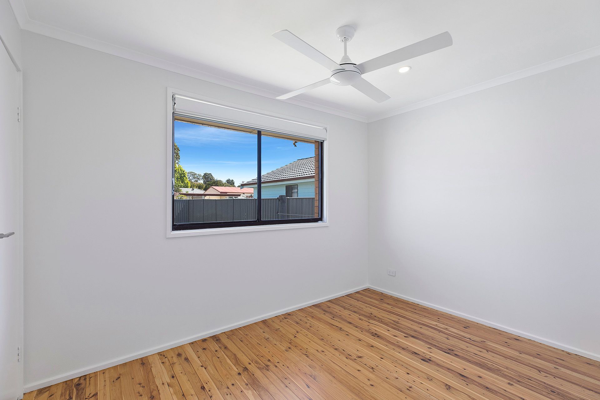 12 Clare Crescent — photo 7 of 9