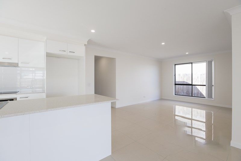 27 Biron Street — photo 5 of 11