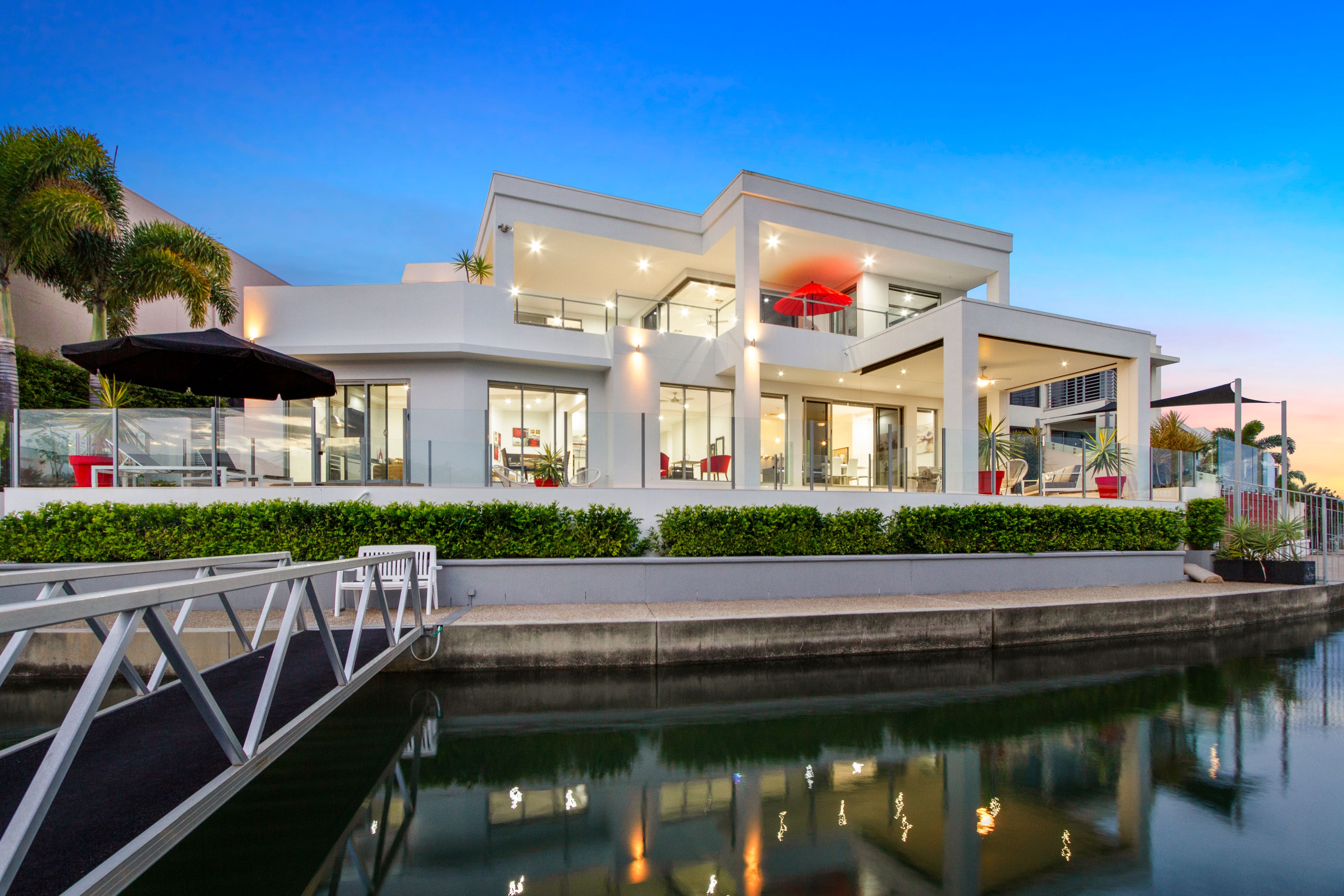 86 Royal Albert Crescent, Sovereign Islands QLD 4216