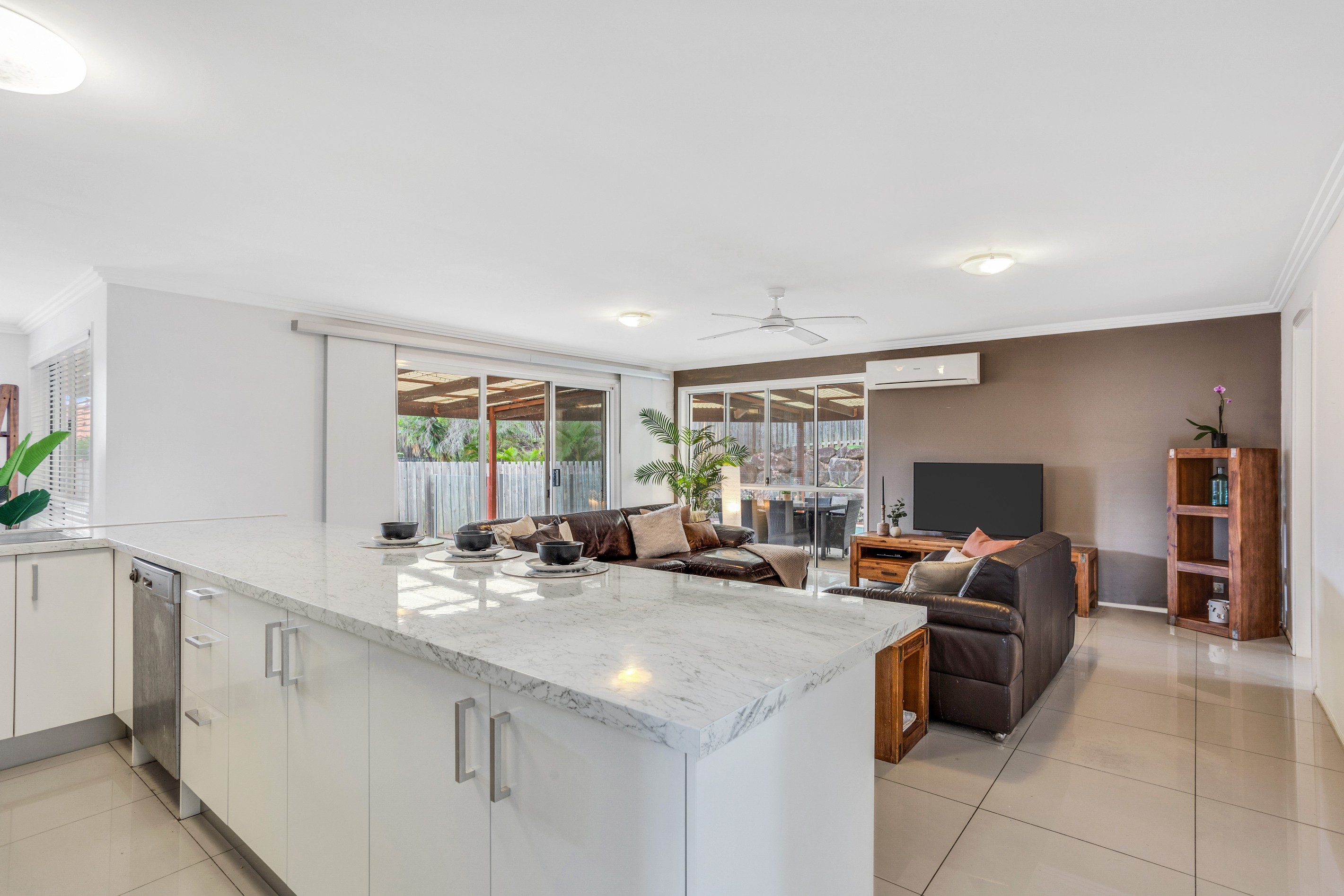 18 Bedford Crescent, Mudgeeraba, QLD 4213