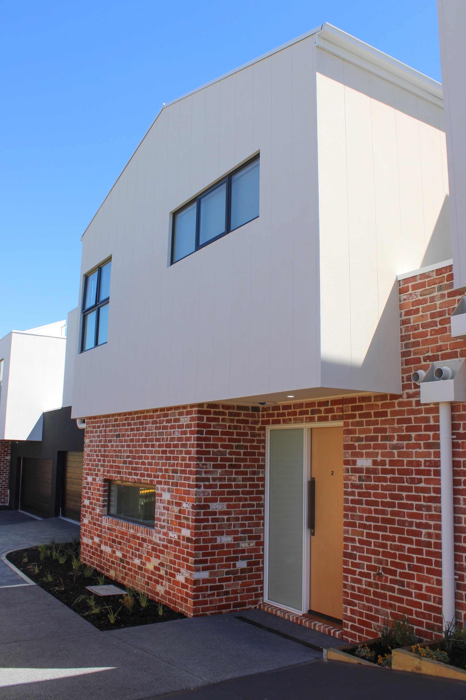 2/80 Pine Street, Reservoir, VIC 3073