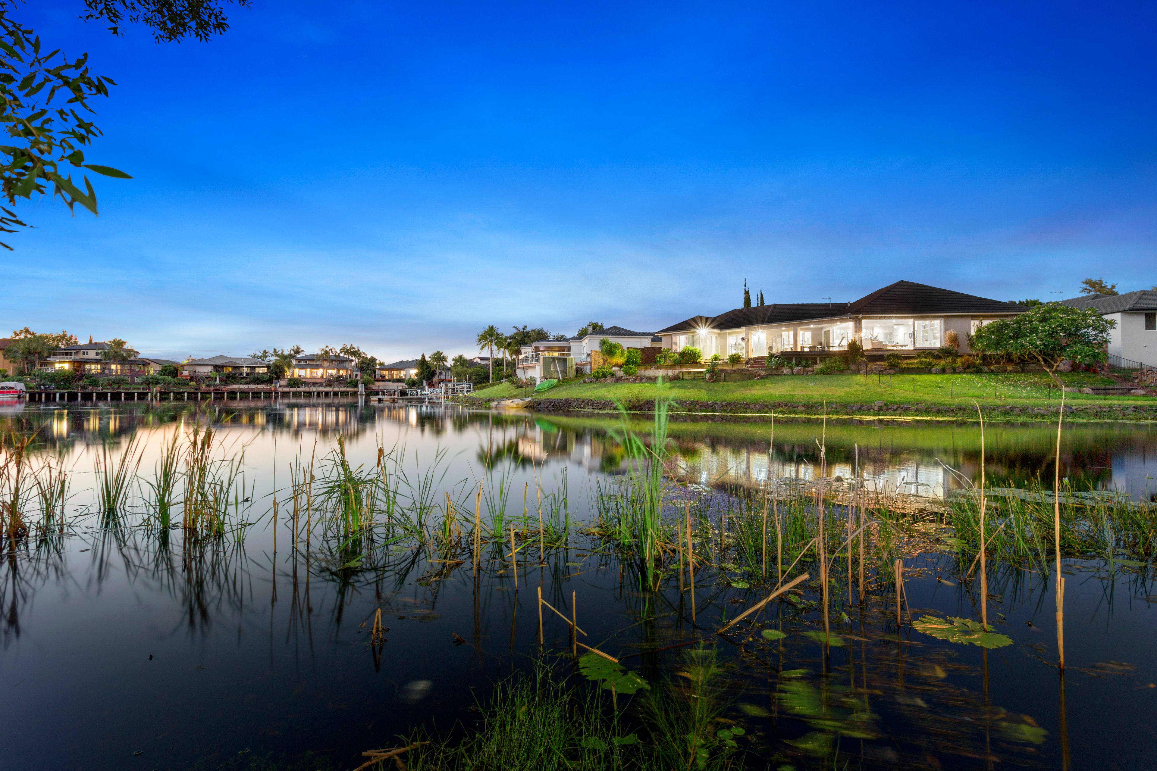 9 Cutwater Close, Clear Island Waters, QLD 4226