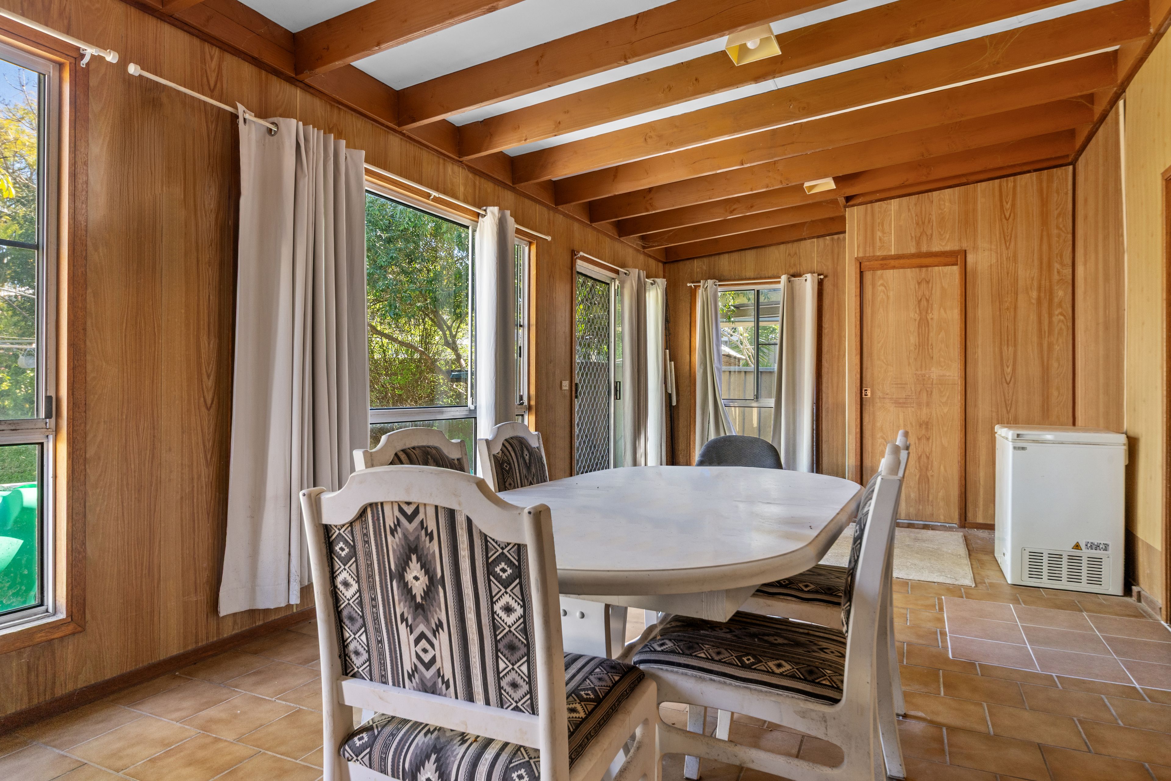 140 Sunrise Avenue — photo 7 of 14