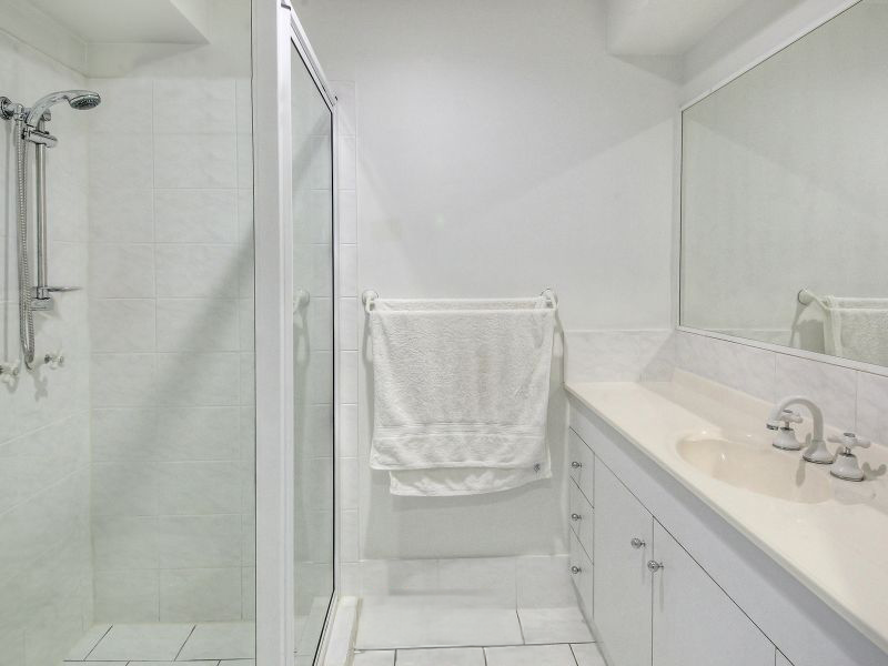 11 Saint John Close — photo 13 of 18