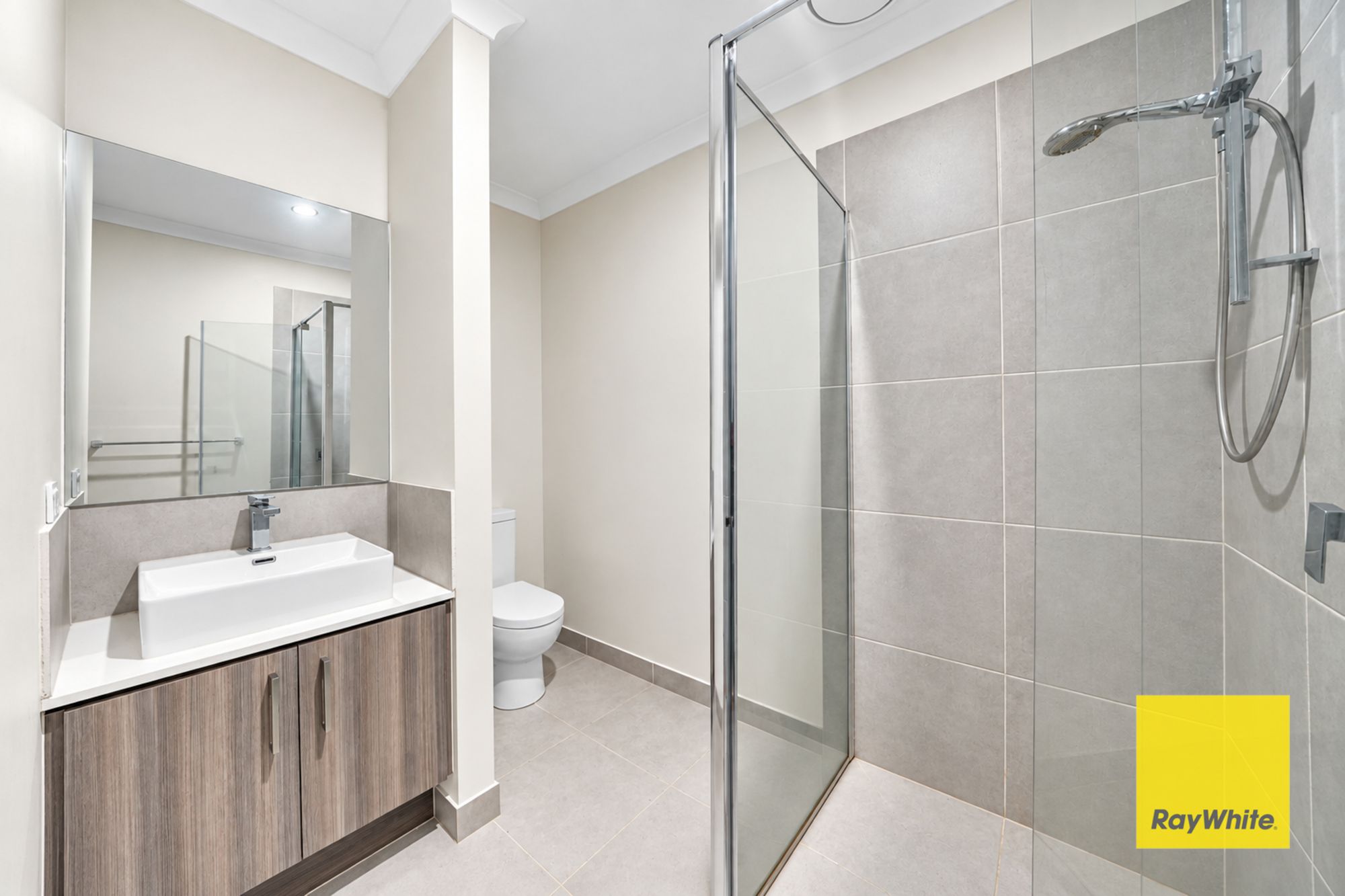 12 Cockerell Street — photo 4 of 16
