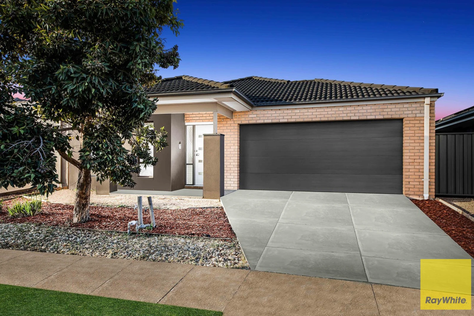 56 Eltham Parade, MANOR LAKES, VIC 3024
