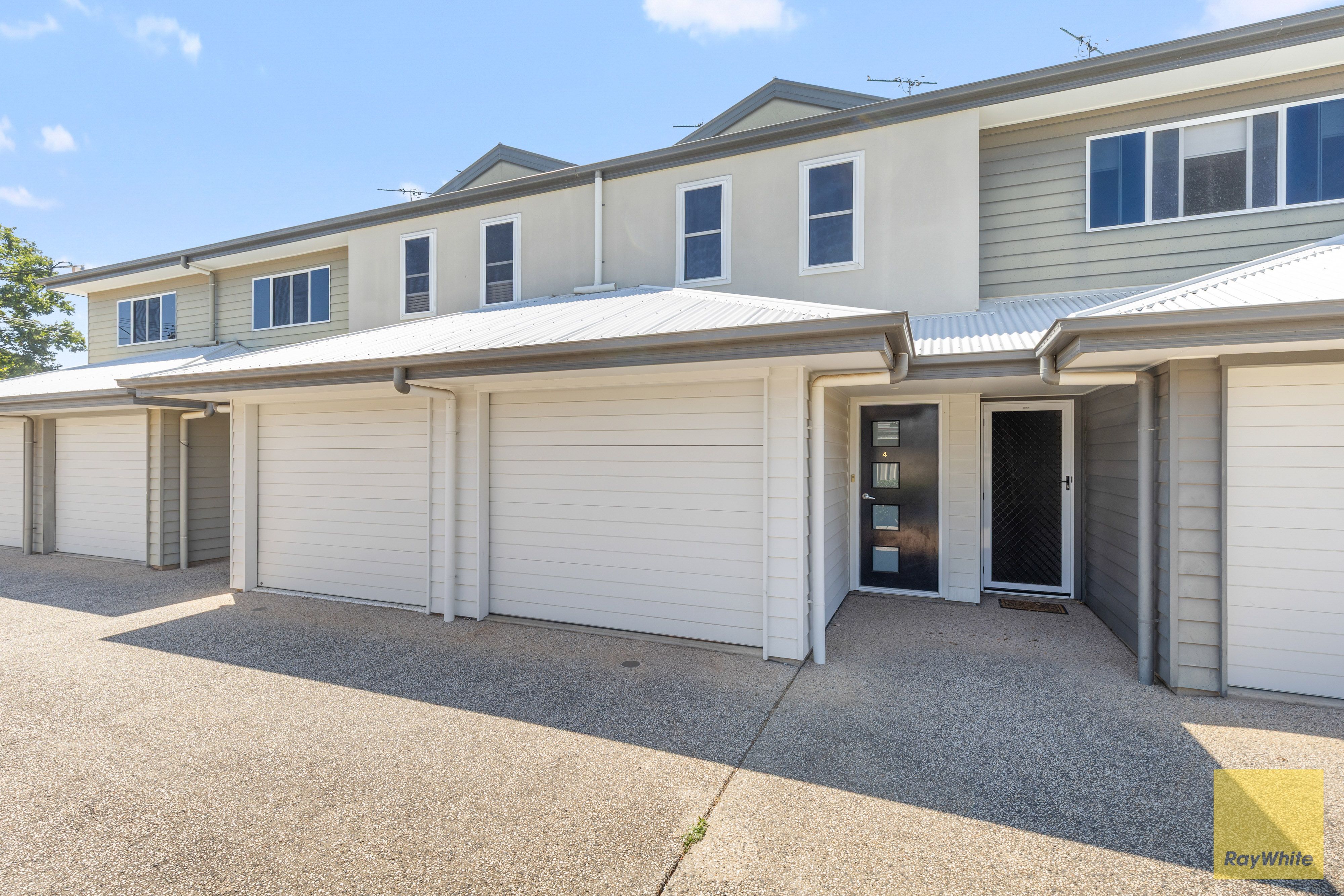 18 Theresa Street, Emerald QLD 4720