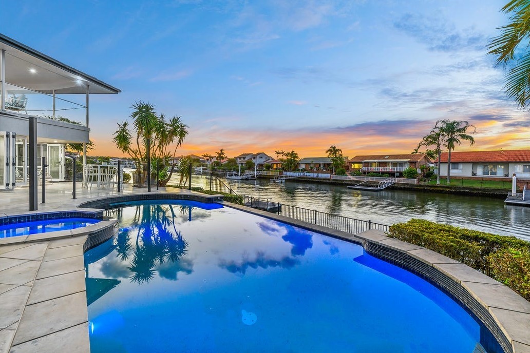 1 Sundance Way, Runaway Bay, QLD 4216