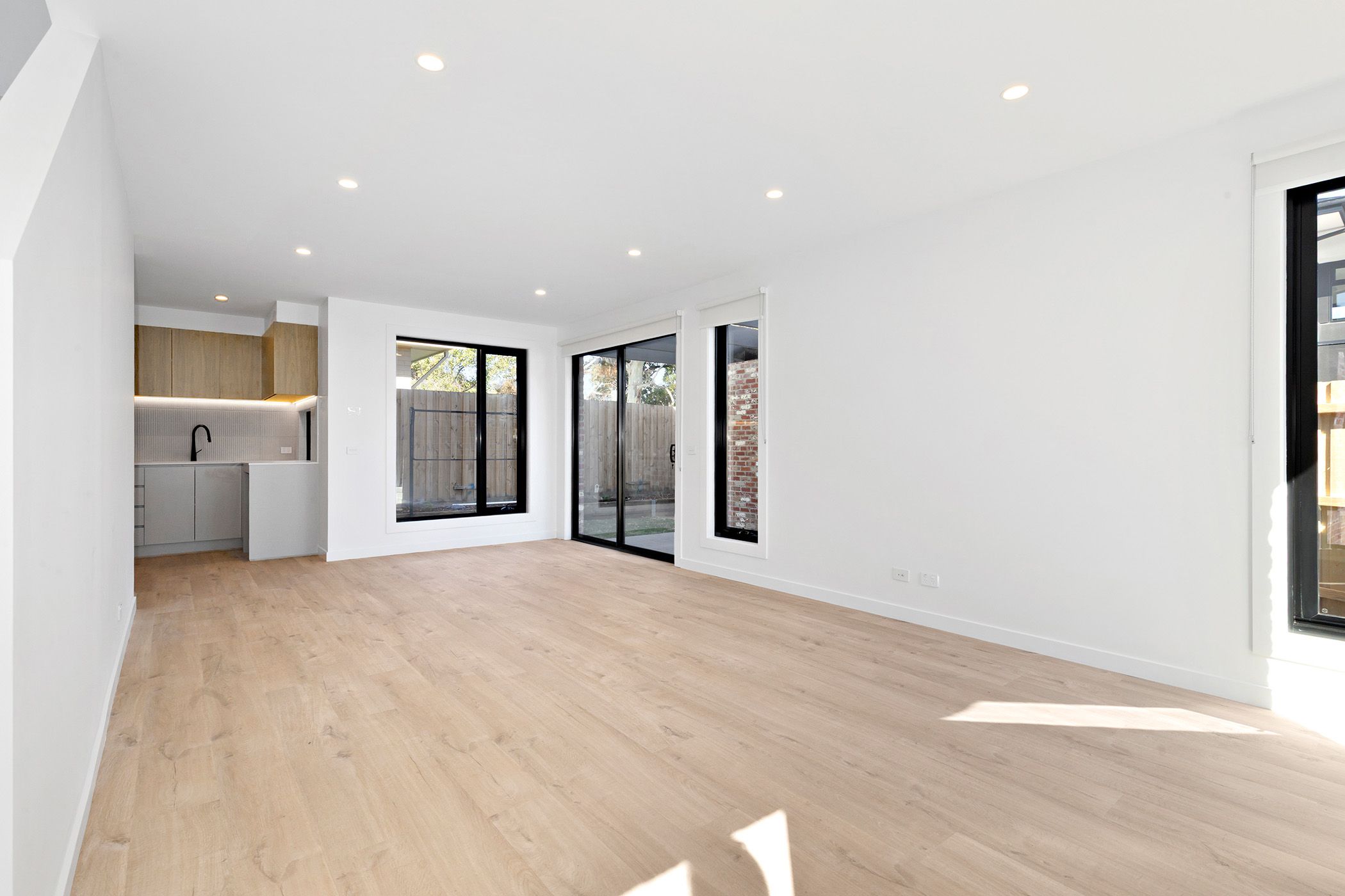 2/7 Helvetia Court, Frankston, VIC 3199