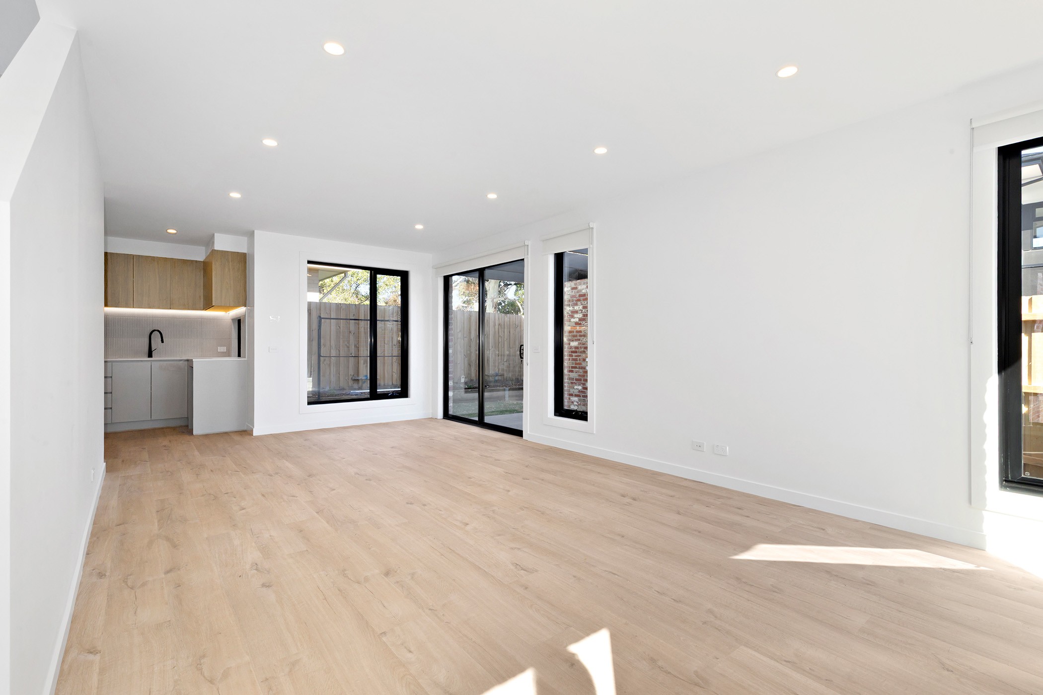 2/7 Helvetia Court, Frankston, VIC 3199