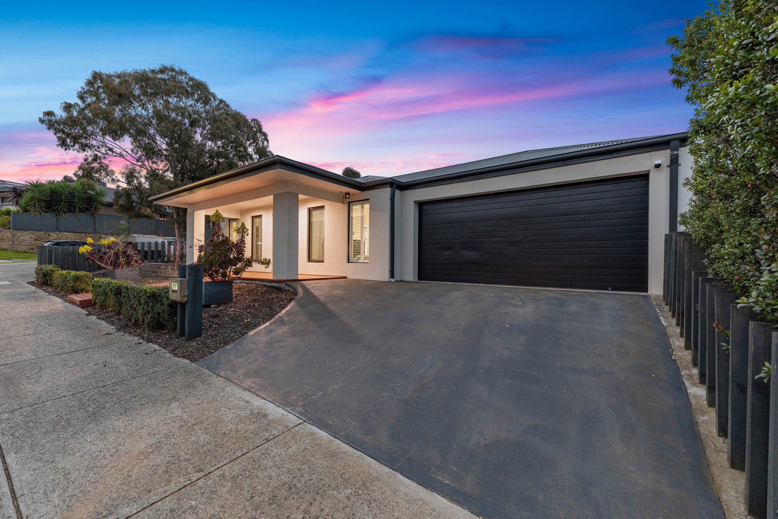 15 Corymbia Promenade, Pakenham, VIC 3810