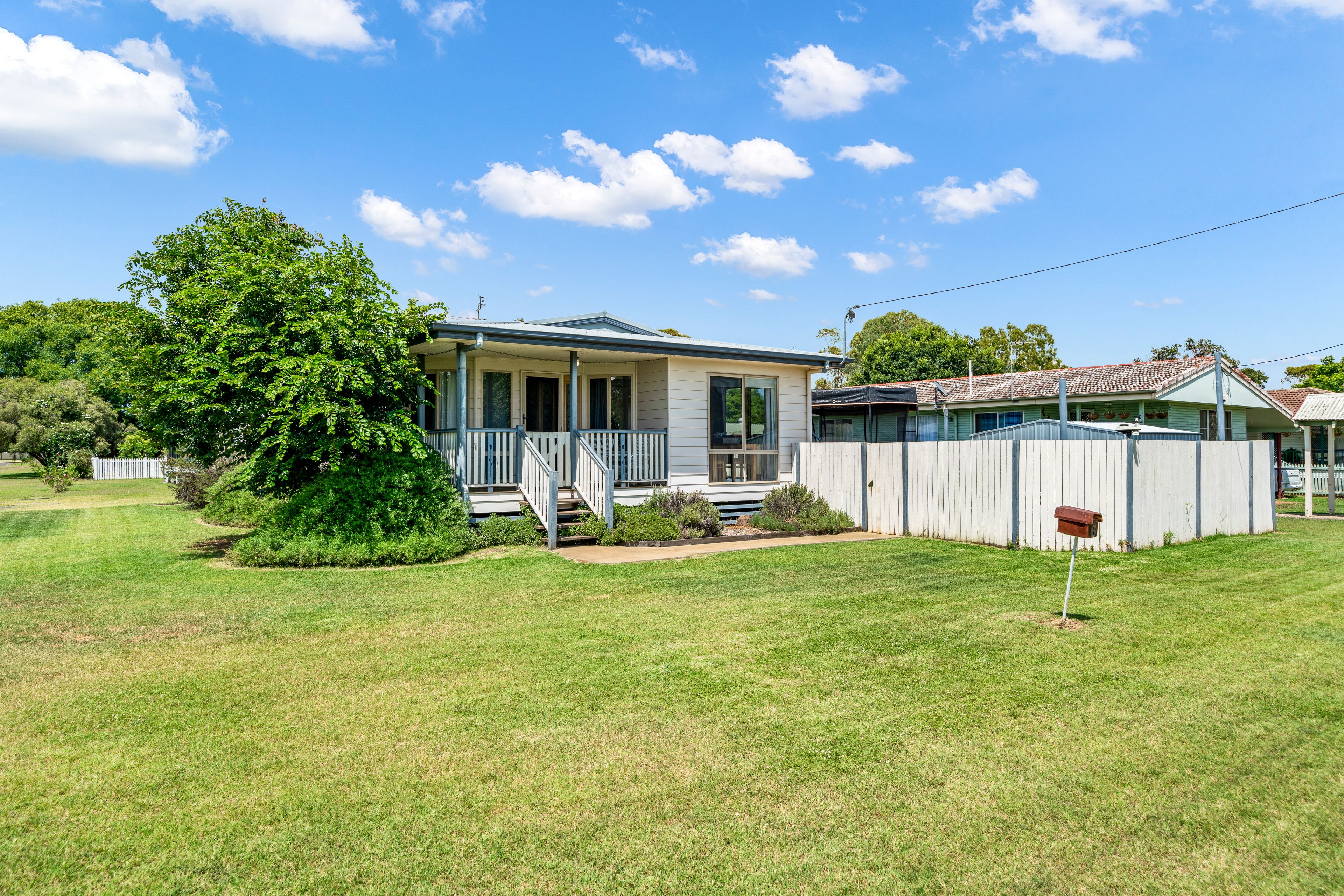 6 Milligan Street, Oakey, QLD 4401