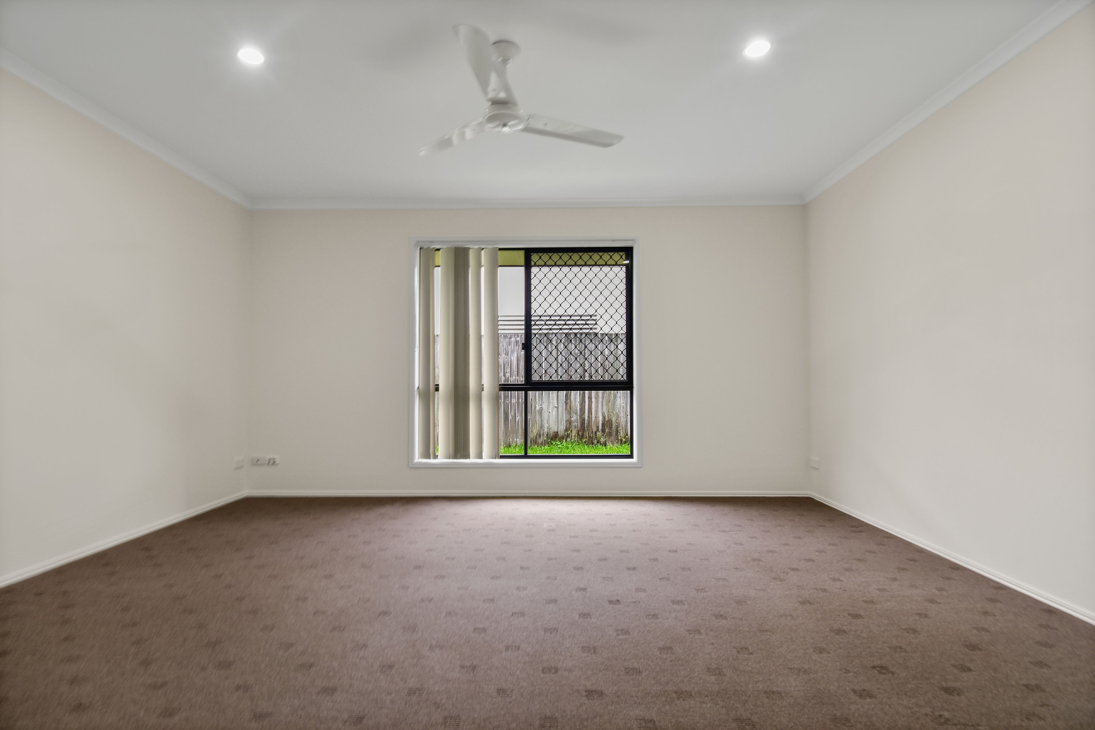 26 Springbrook Street — photo 4 of 12
