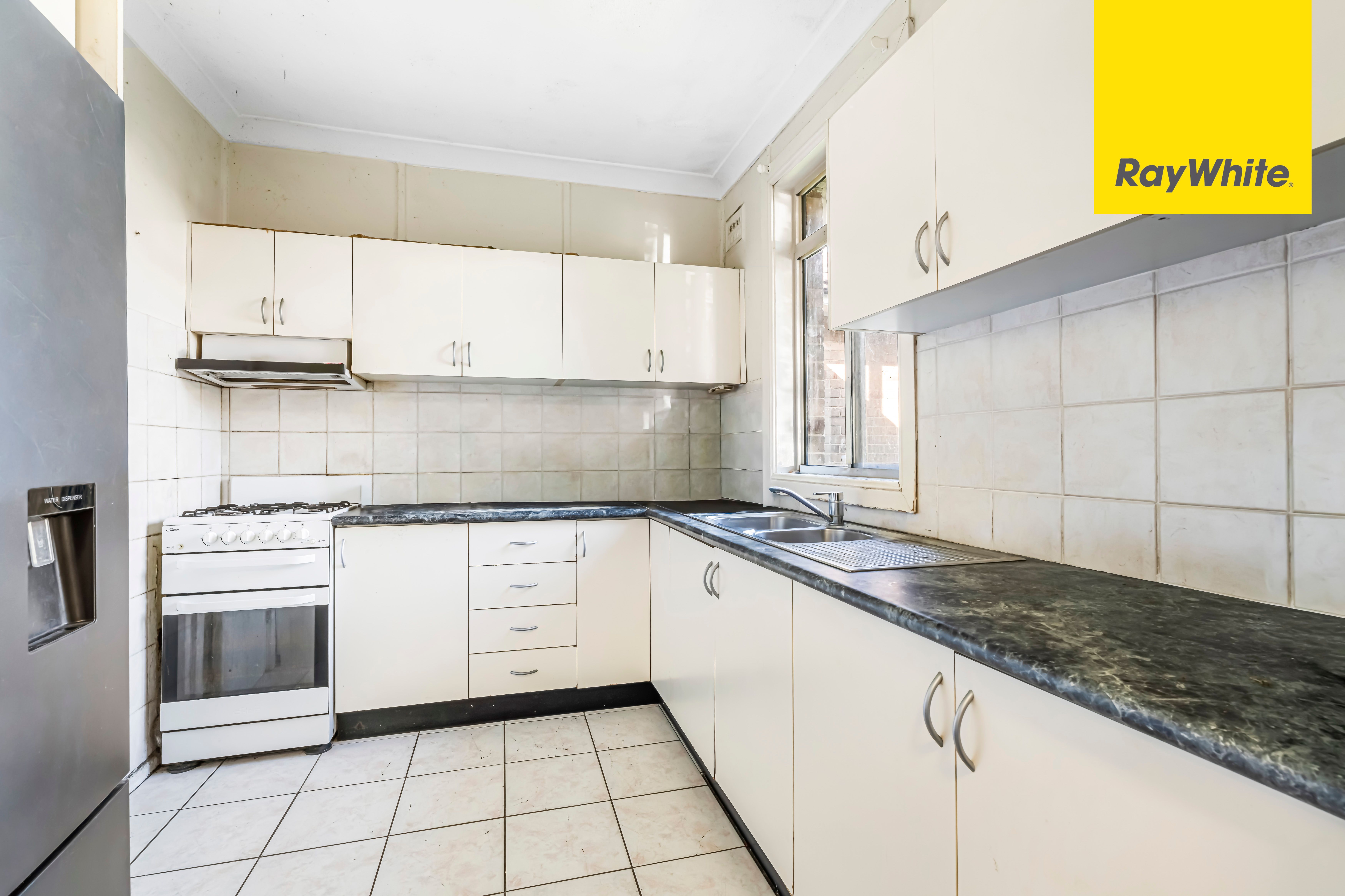 208 Epping Road — photo 4 of 9