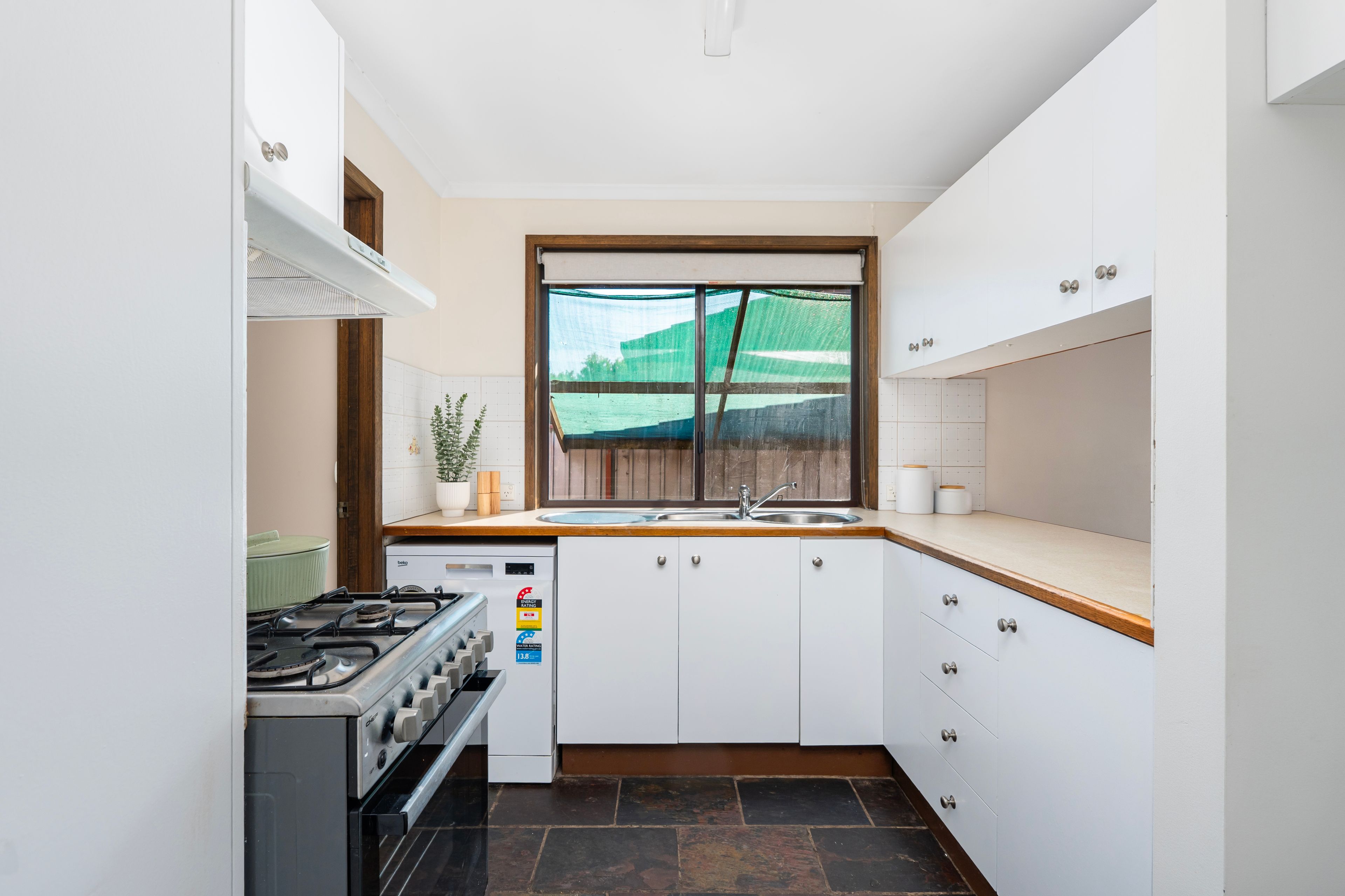 2/643 Keene Street — photo 16 of 20