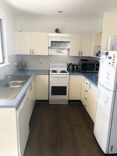 62 Campbell Parade, Mannering Park, NSW 2259