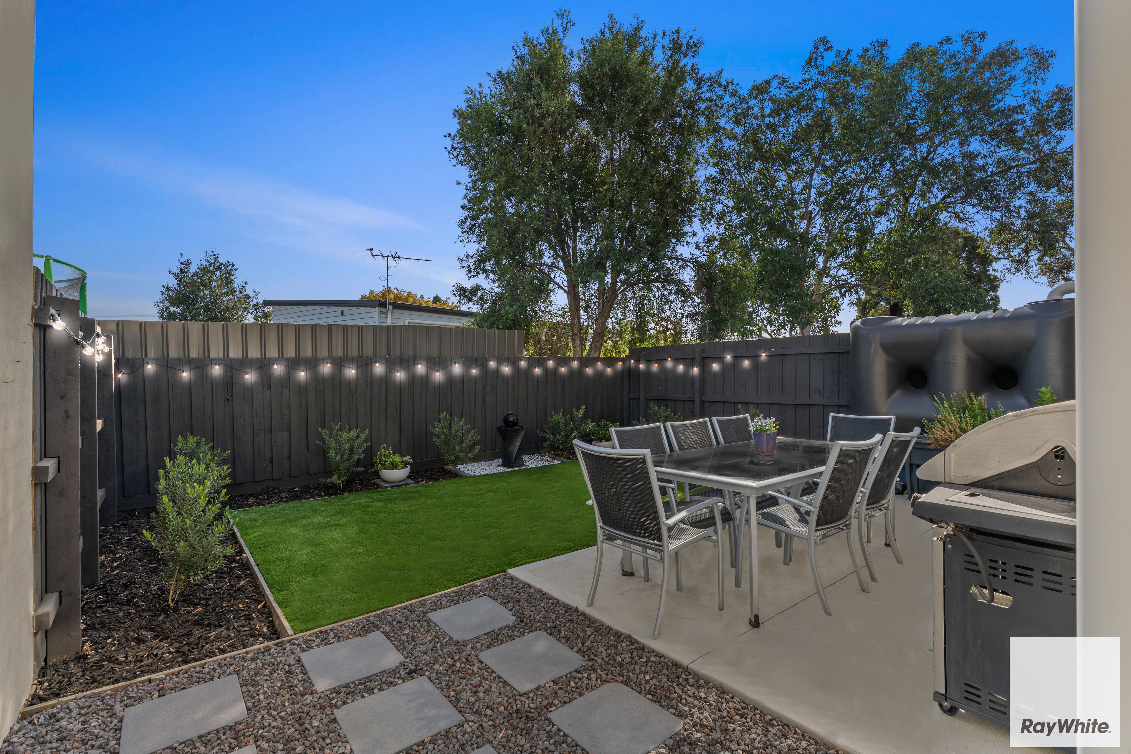 15 Widnes Court, Deer Park VIC 3023