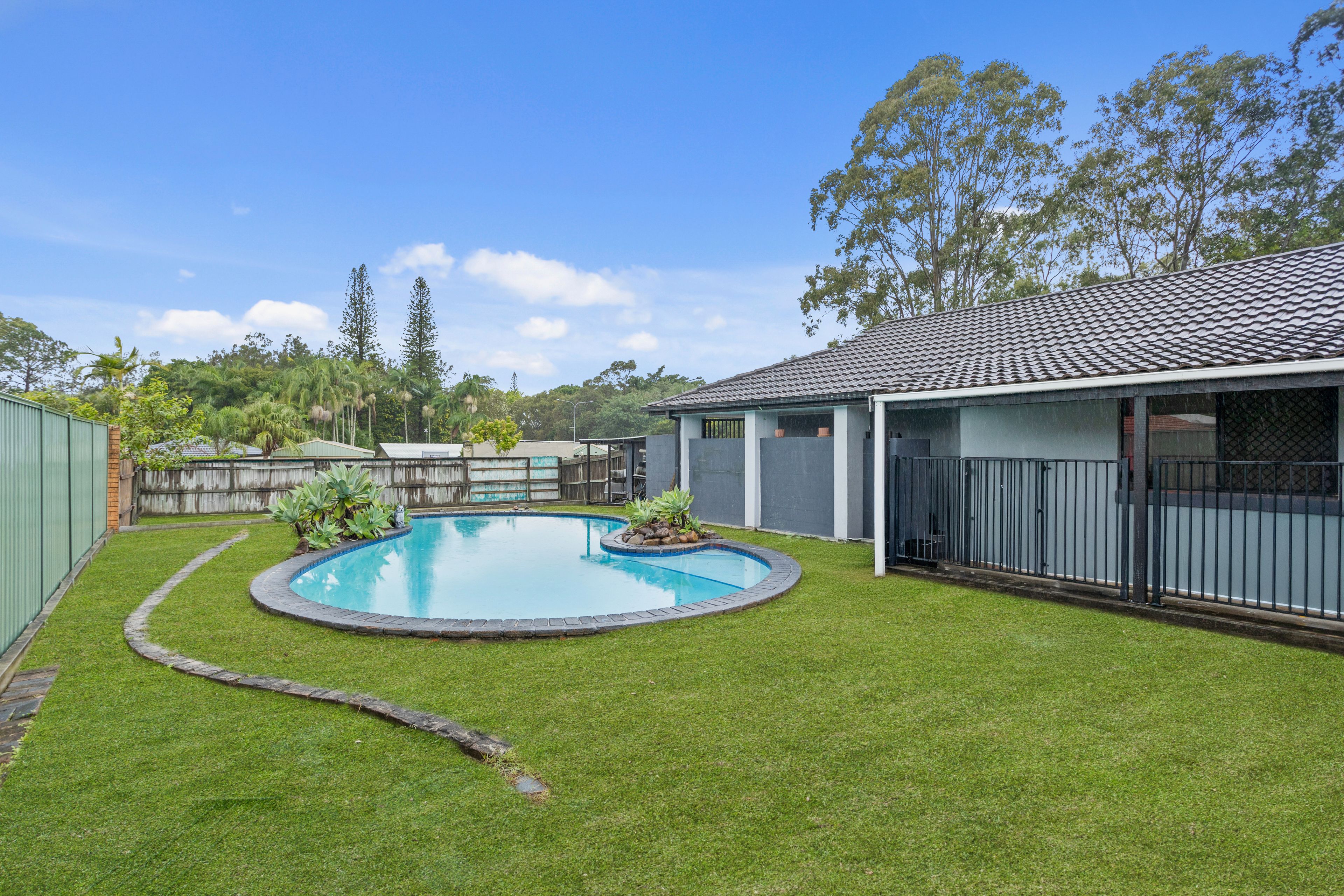 31 Madigan Road, Carrara, QLD 4211