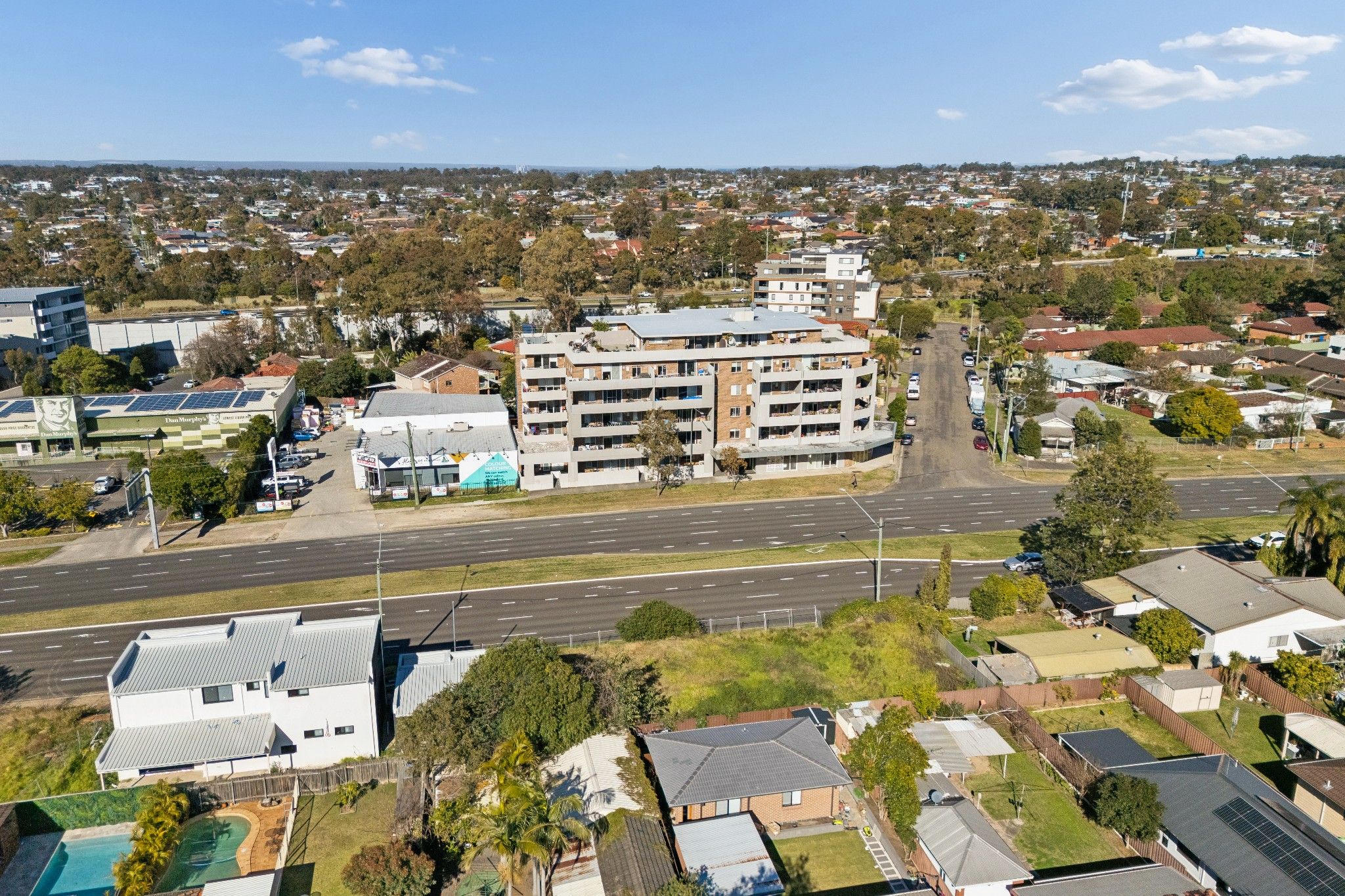 303/357-359 Great Western Highway — photo 15 of 16
