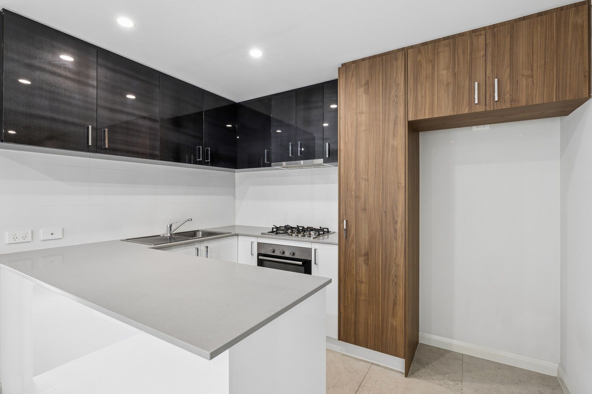 4/389 Daly Street — photo 4 of 17