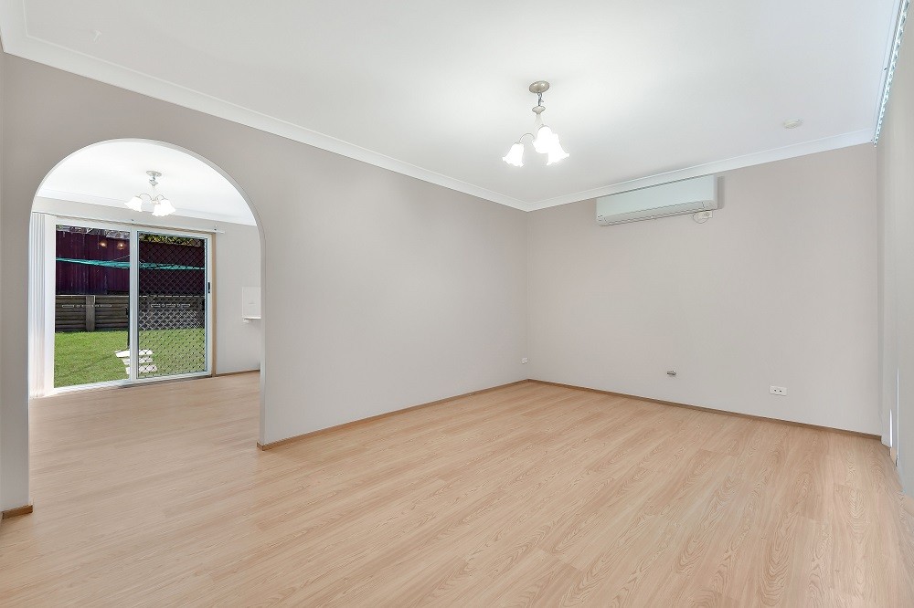 10 Glenella Way, Minto, NSW 2566