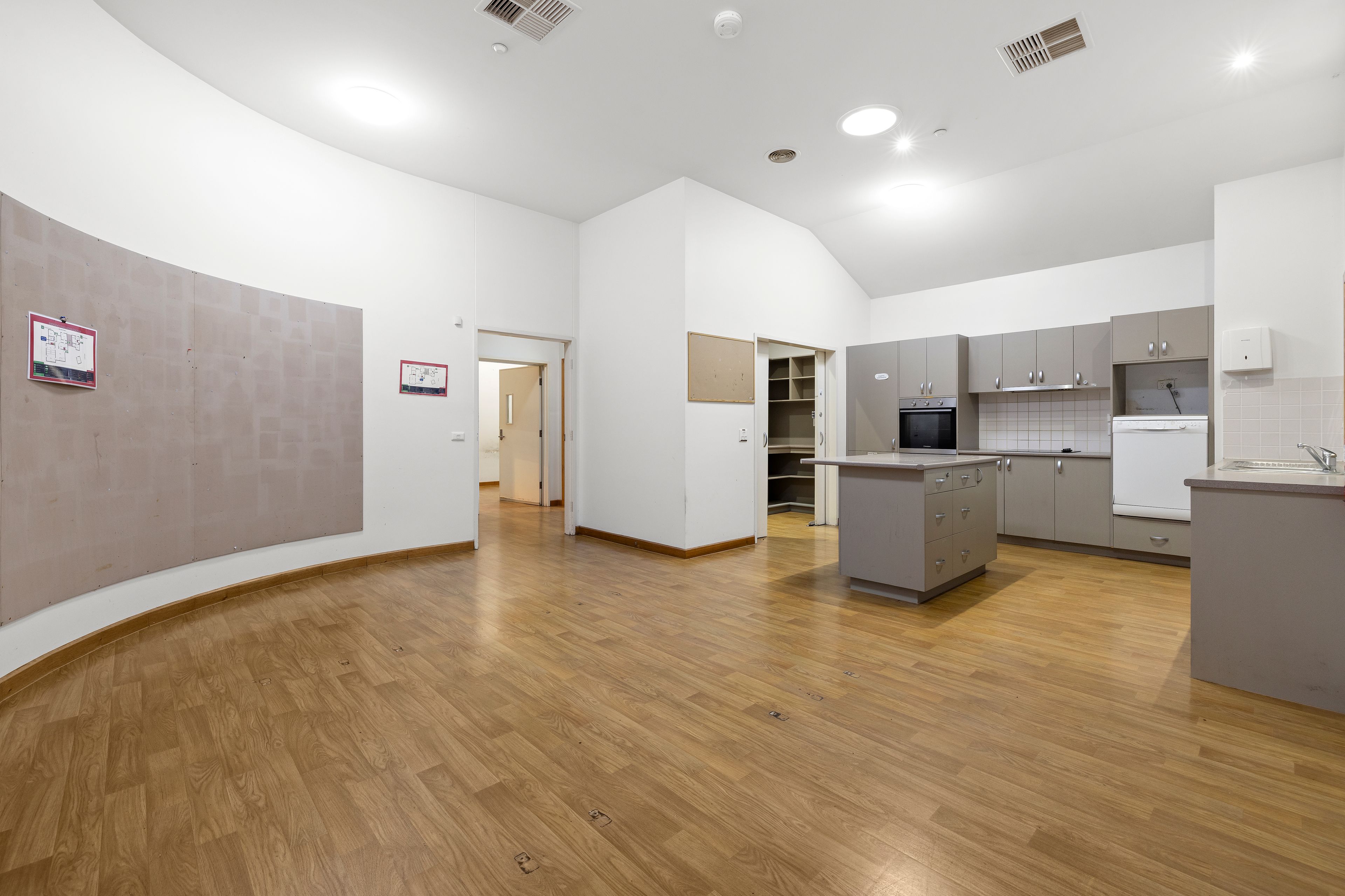 2-4 Willison Street — photo 3 of 20