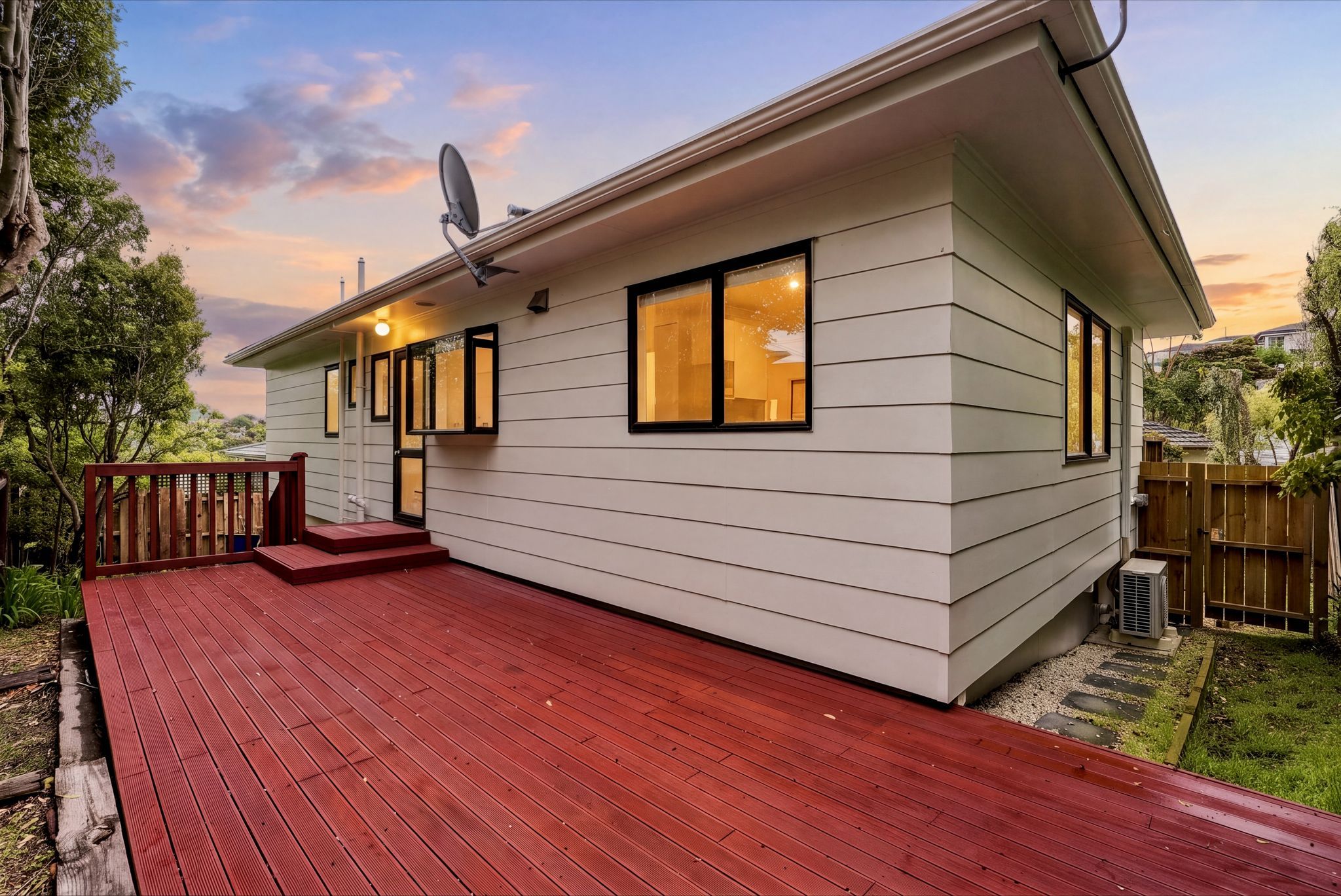 2/53 Lavery Place, Sunnynook, North Shore City