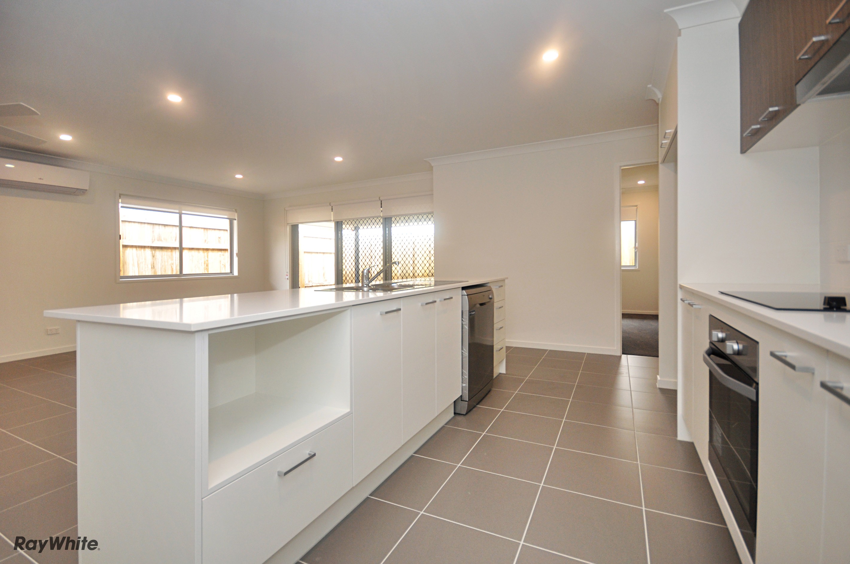 1/13 Smith Street, BURPENGARY EAST, QLD 4505