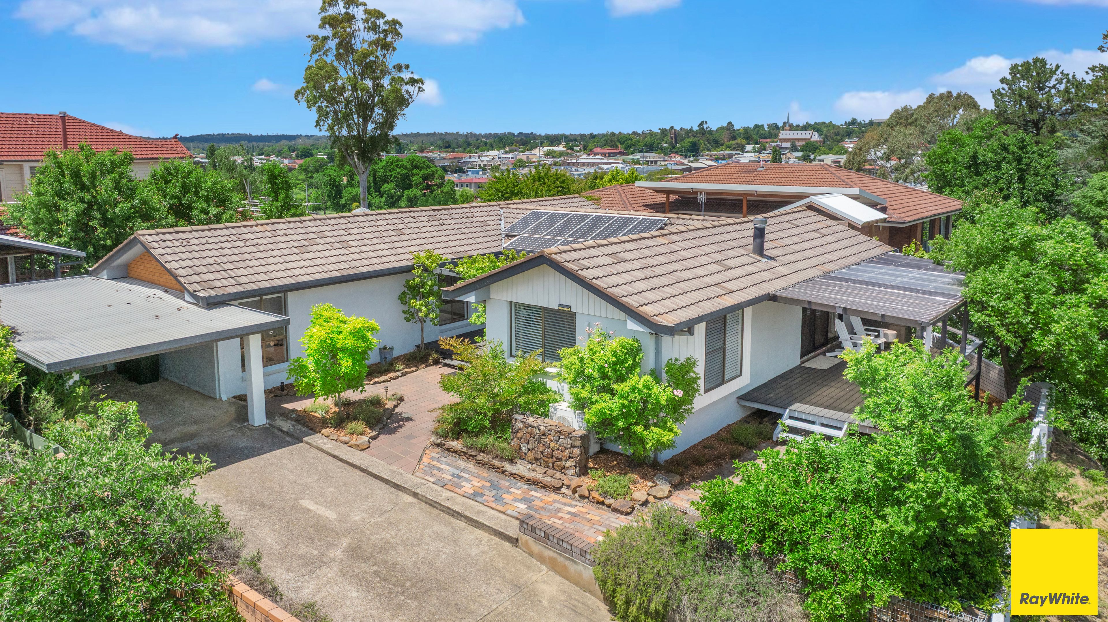 7 Hughes Place, Armidale NSW 2350