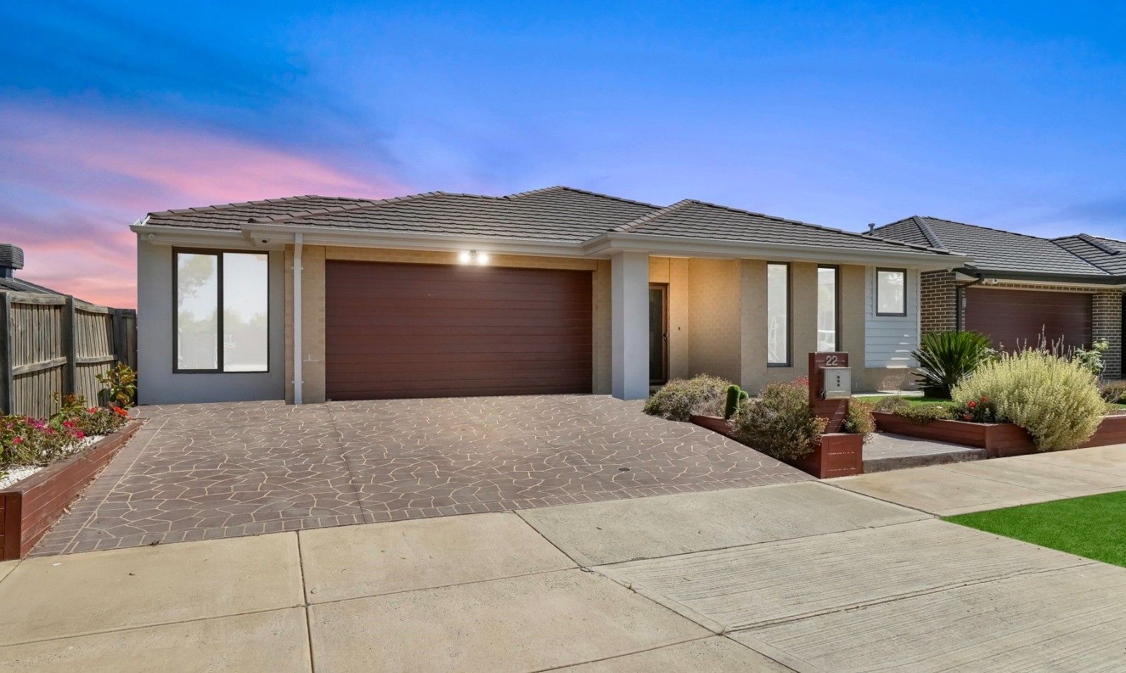 22 Hazelnut Road, MANOR LAKES, VIC 3024