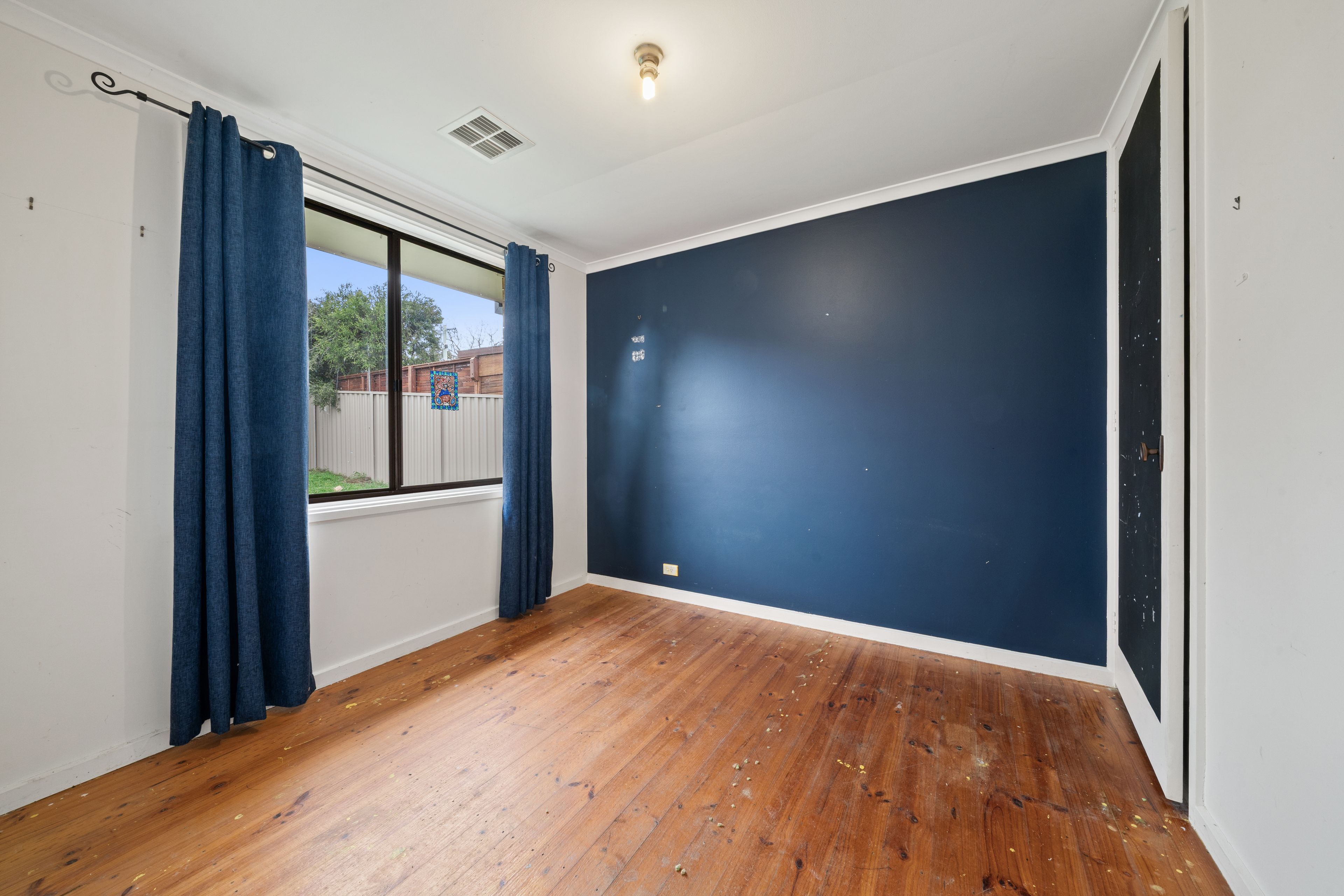 49 Guthridge Crescent — photo 8 of 17