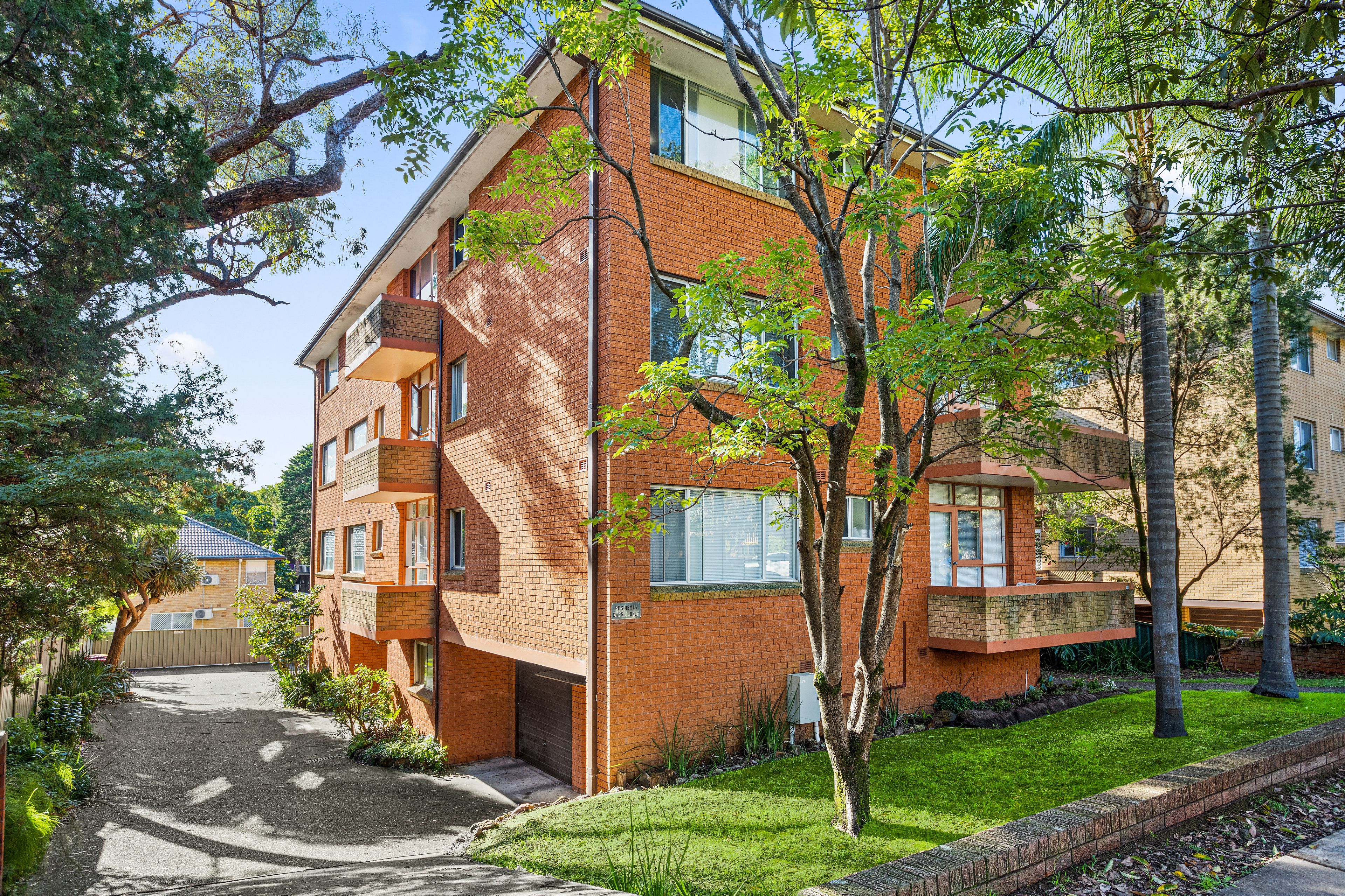 10 Oxford Street, Mortdale NSW 2223