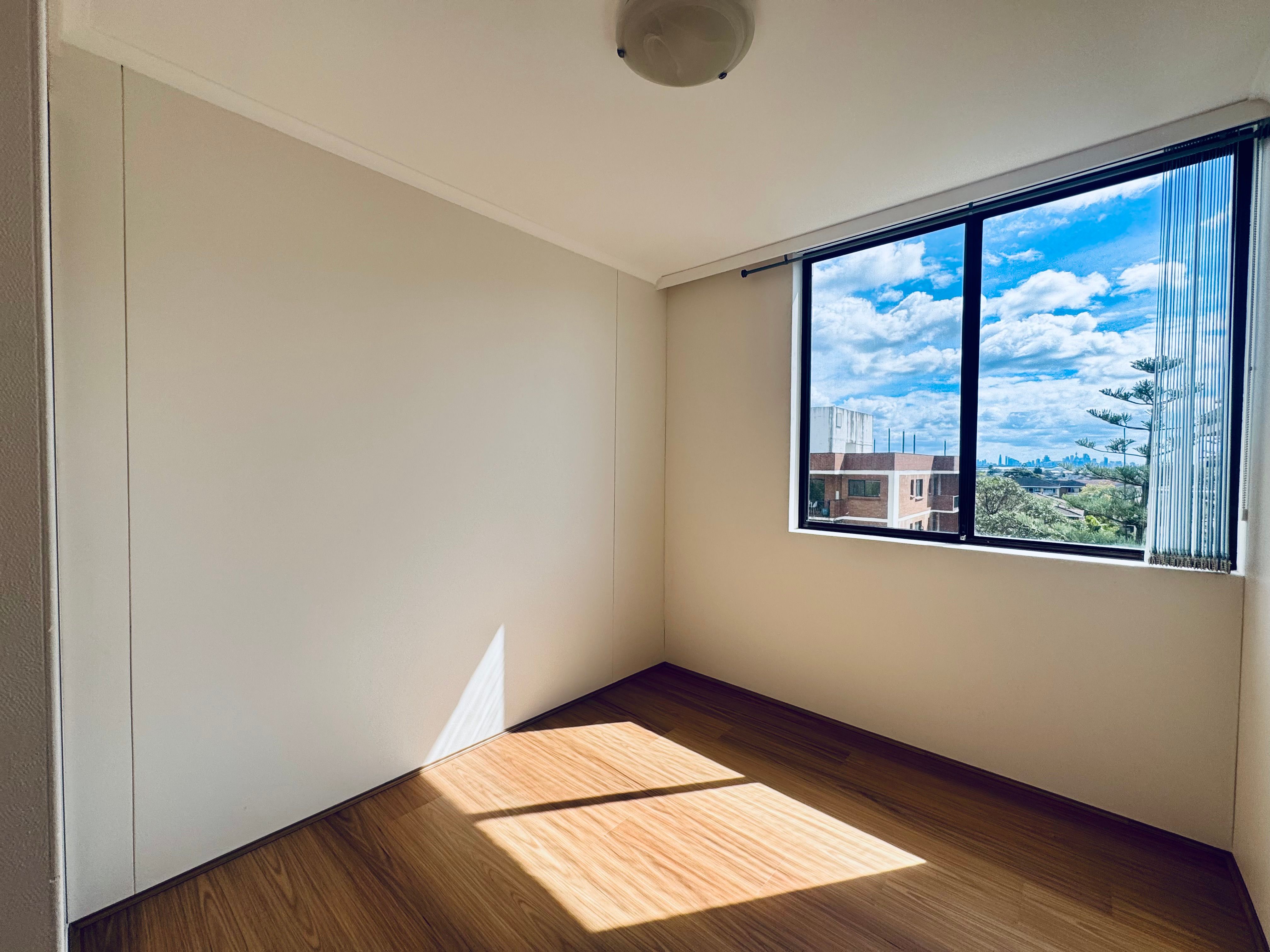 29/3-11 PRINCESS Street — photo 5 of 11