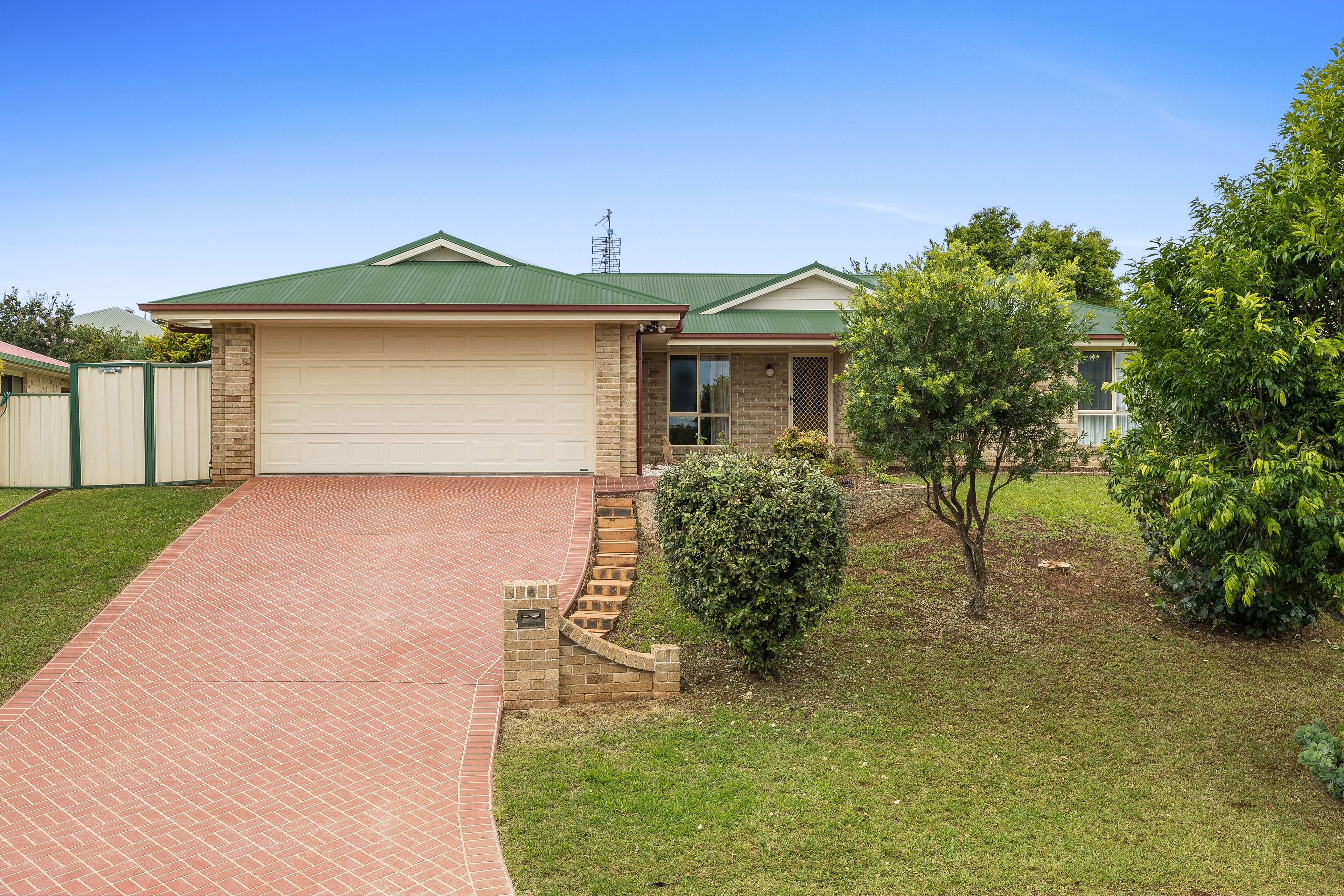 6 Hillcroft Court, Darling Heights QLD 4350