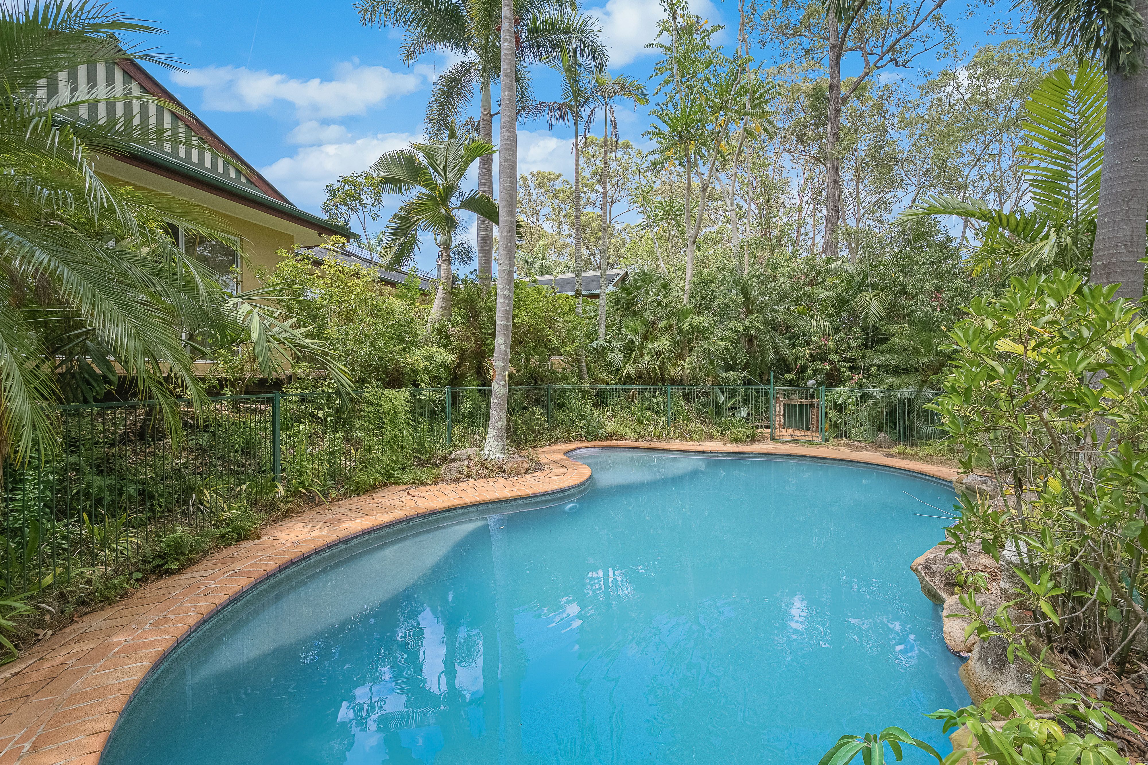 39 Tinarra Crescent, Kenmore Hills, QLD 4069