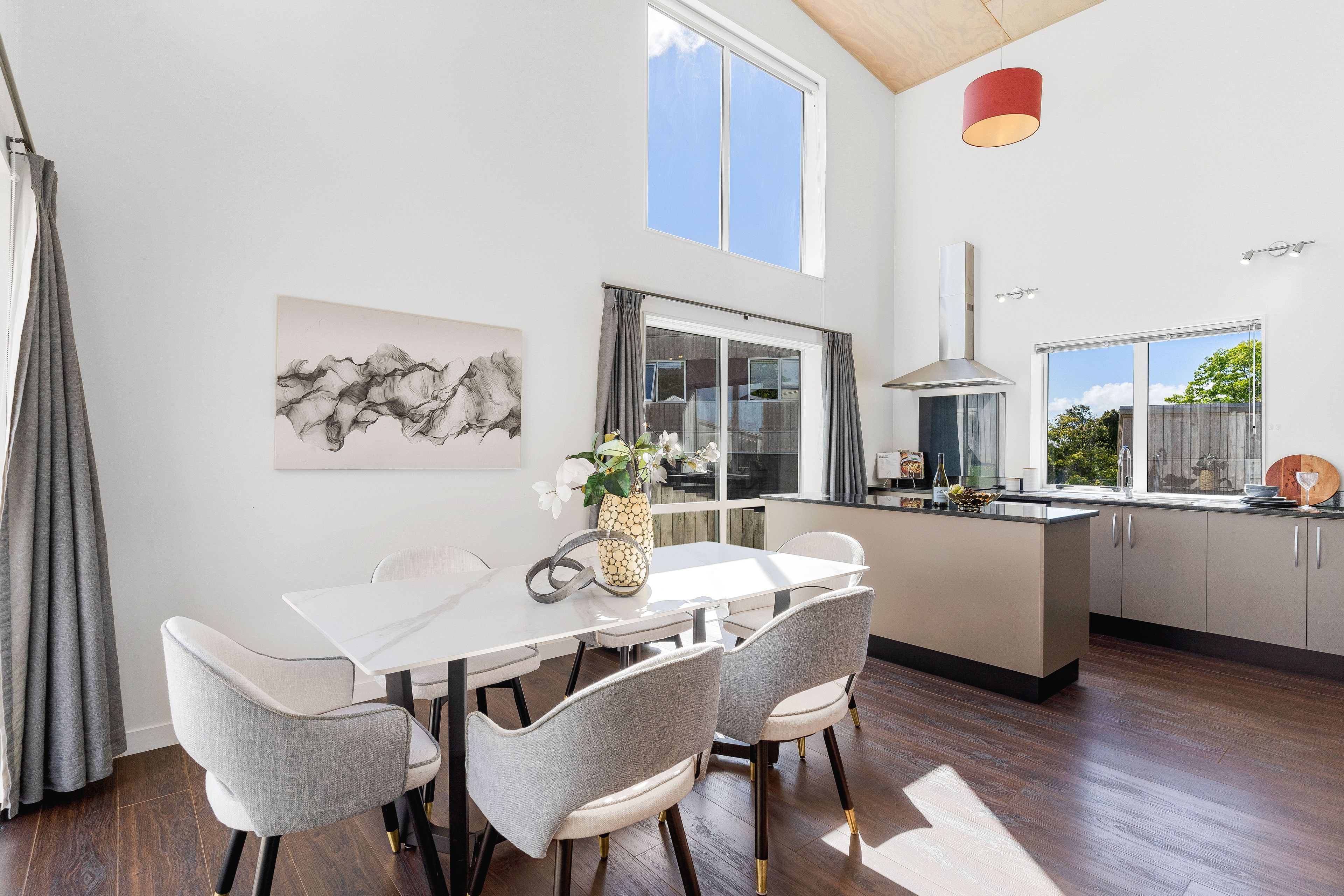 563D Glenfield Road, Glenfield, North Shore City 0629 Sold House