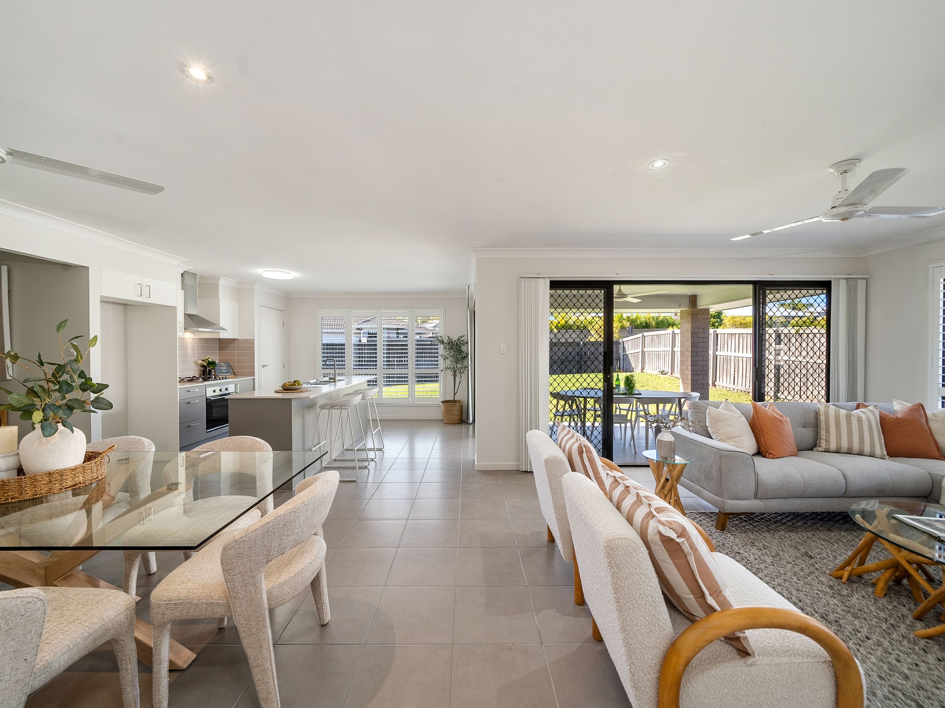 52 Nullarbor Circuit, North Lakes, QLD 4509