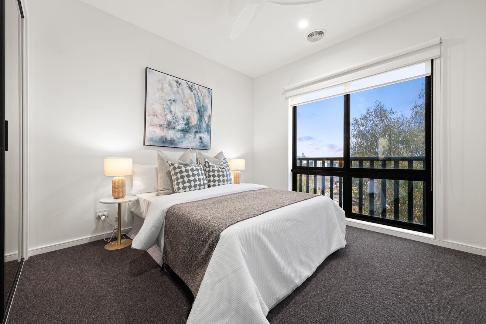 17 Northcote Circuit — photo 9 of 25
