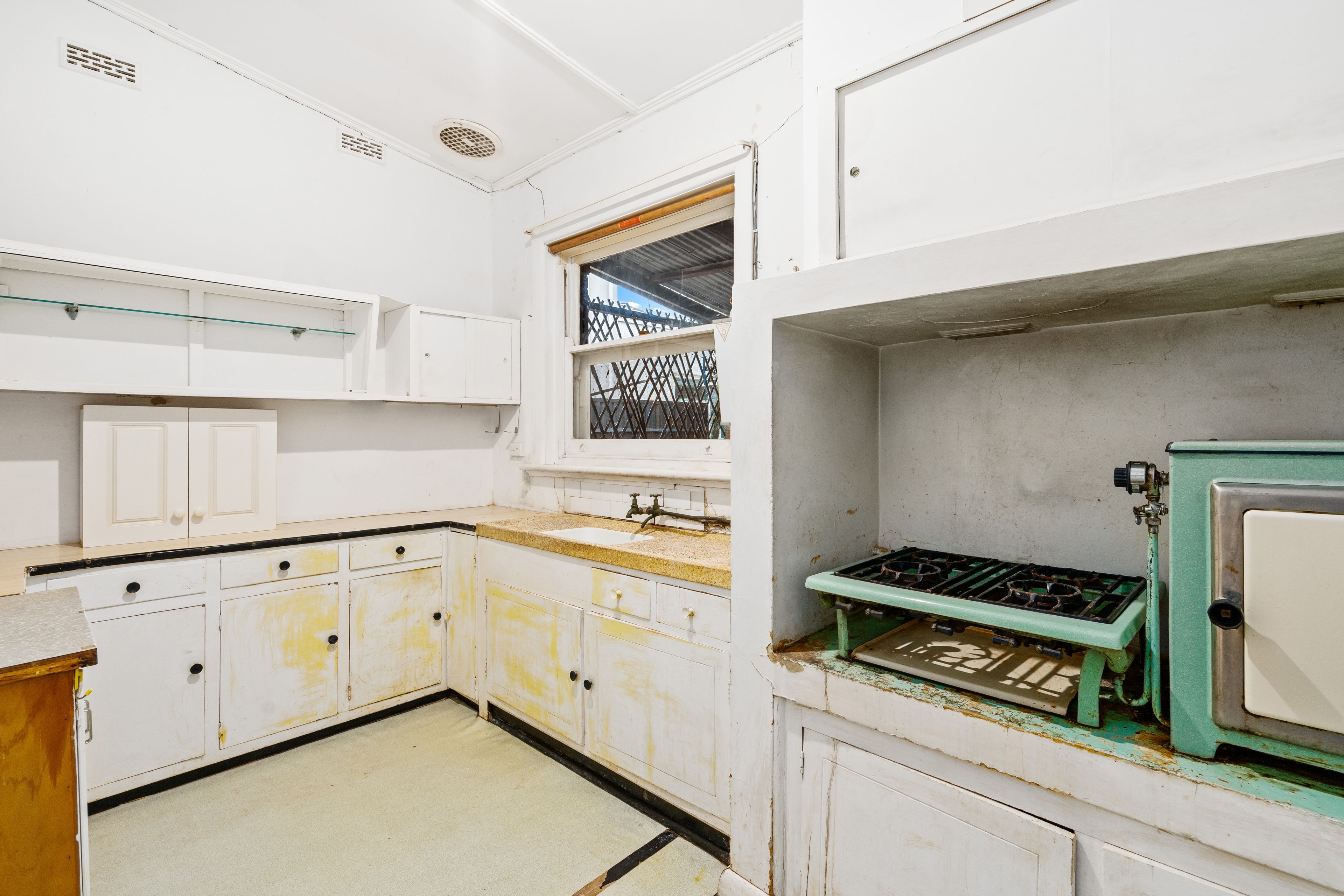 14 Lansdowne Terrace — photo 5 of 11