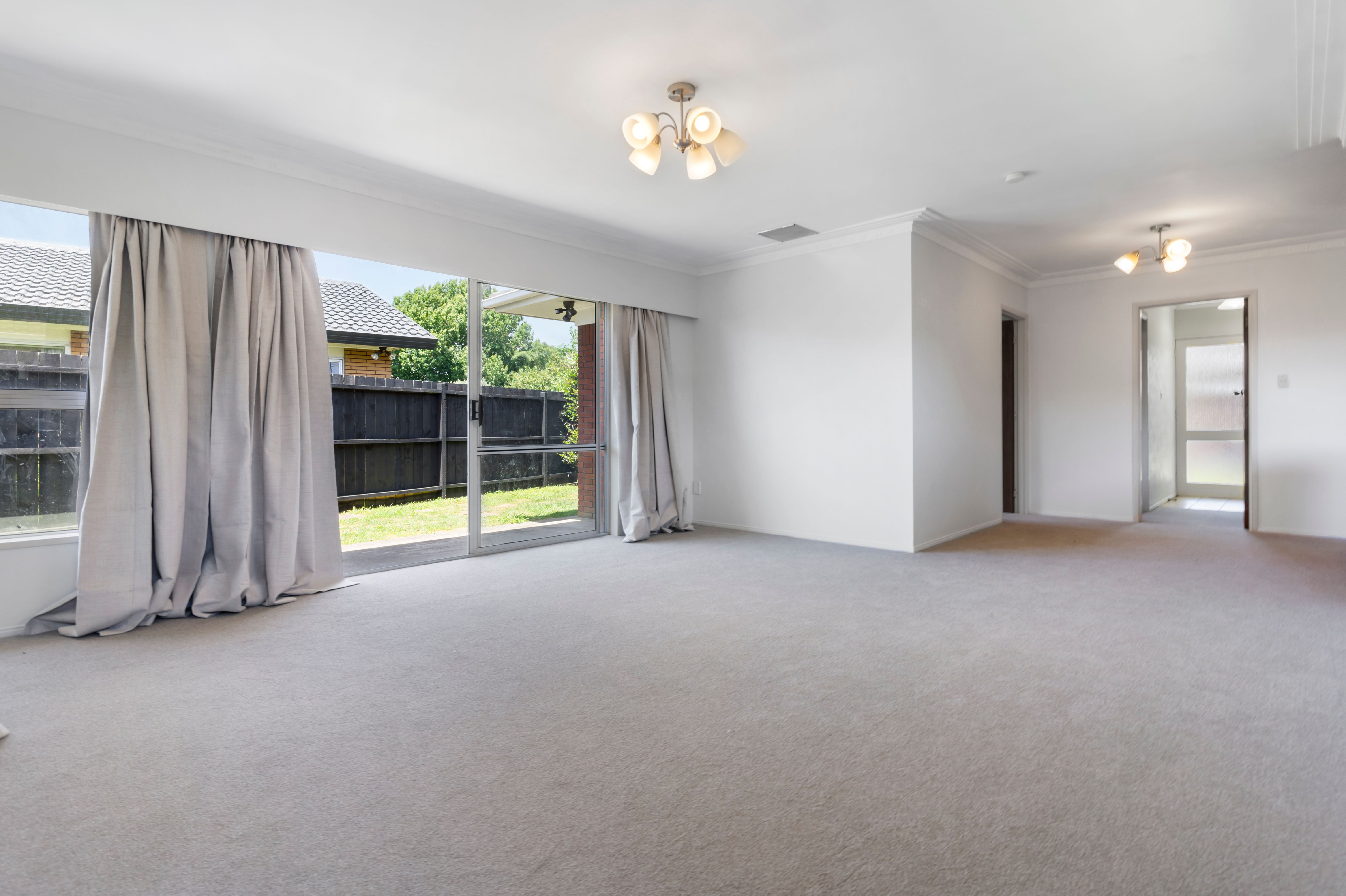 7A Tatua Place, Conifer Grove, Manukau City