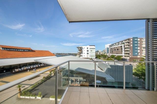 201/15 Honeysuckle Drive, Newcastle, NSW 2300