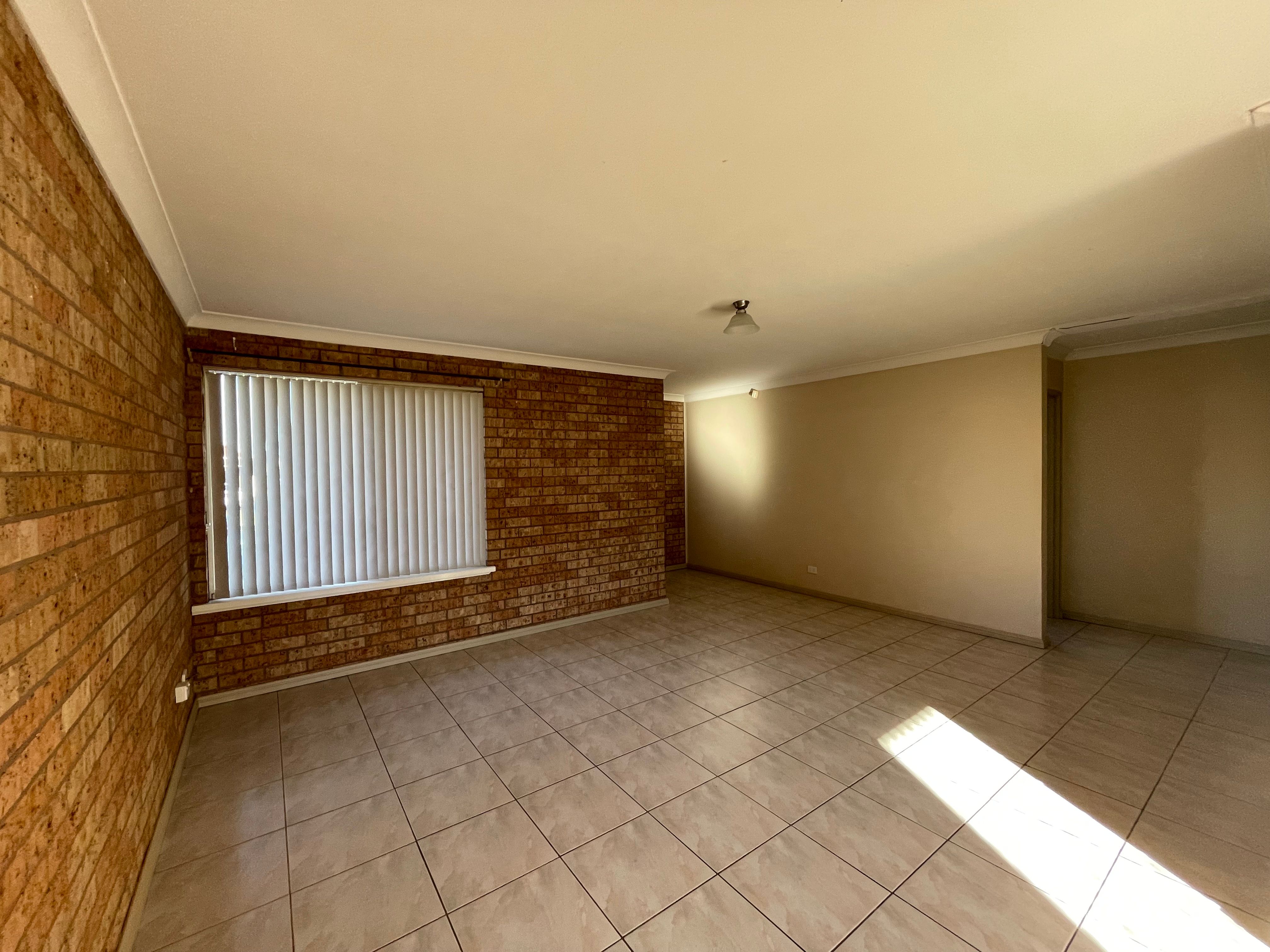 1/299 Green Valley Road, Green Valley, NSW 2168