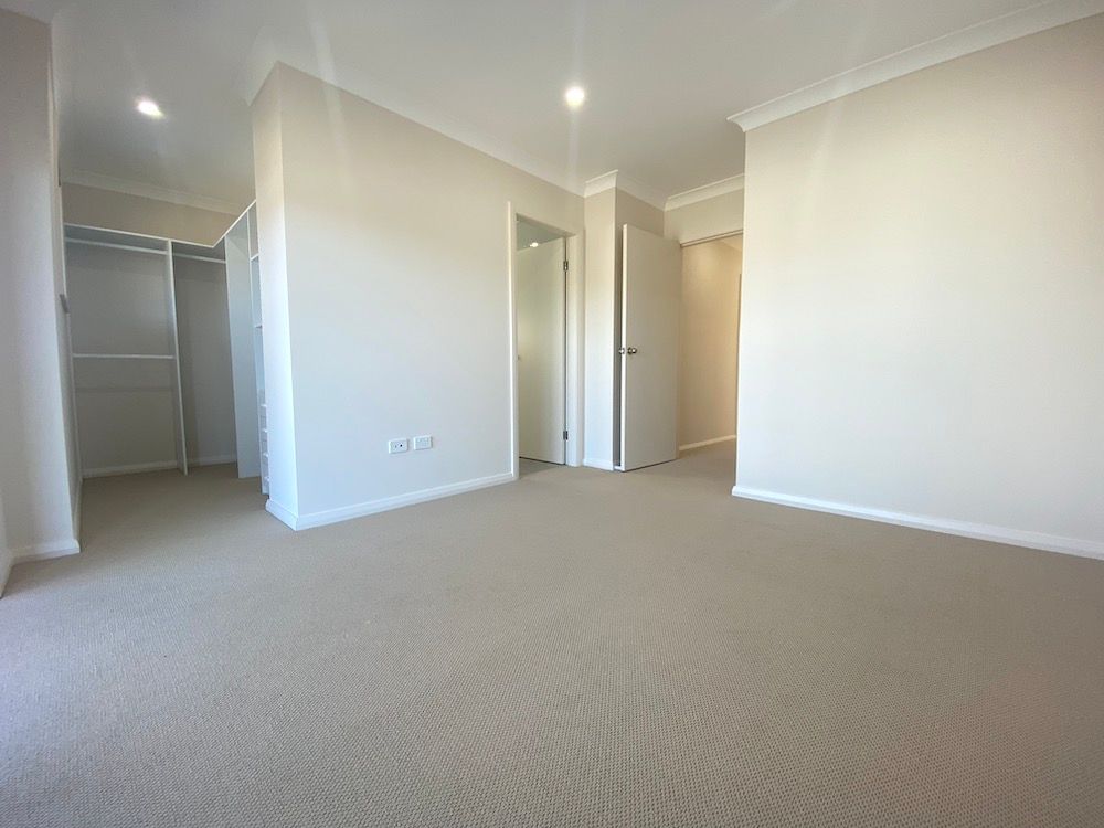 3B Lunar Place, Campbelltown, NSW 2560