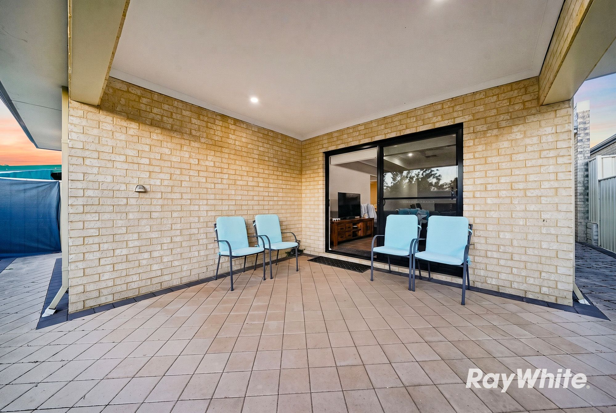 15 Finchley Crescent — photo 25 of 29