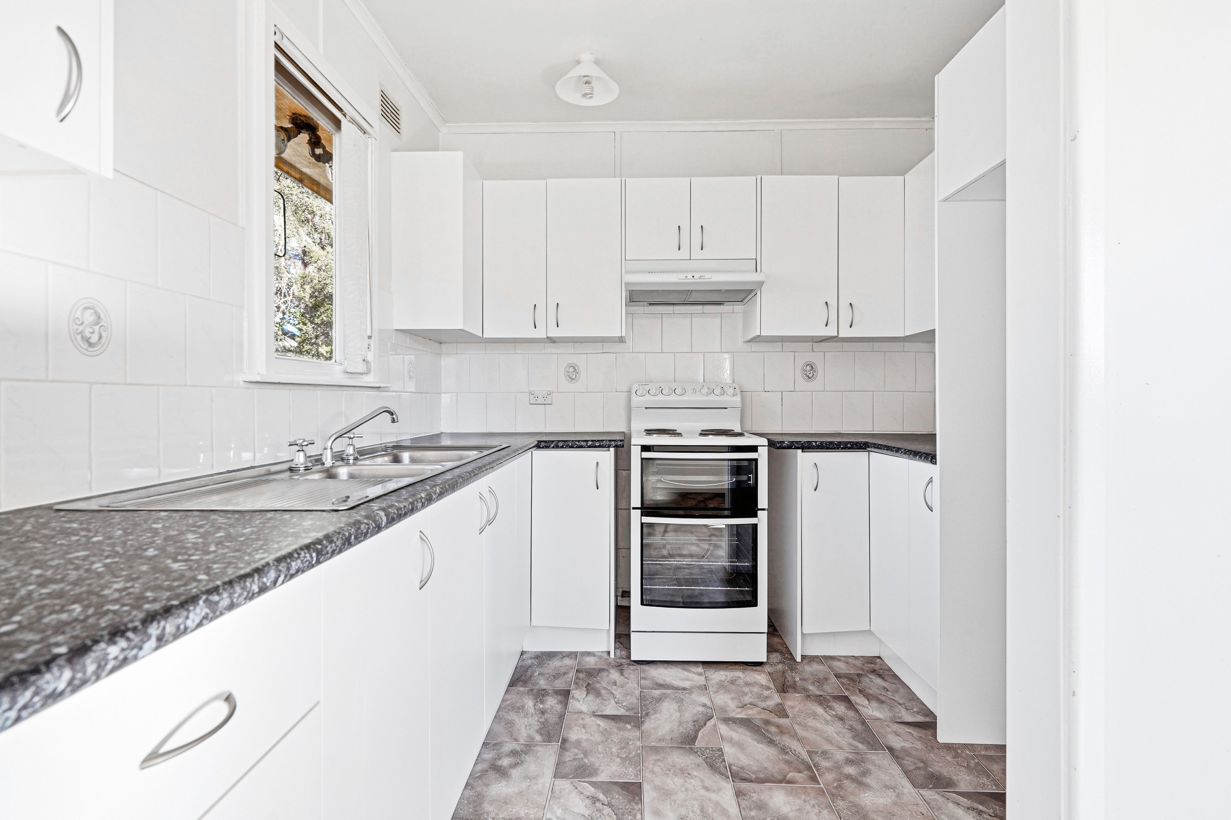 99 Illawong Avenue — photo 4 of 21