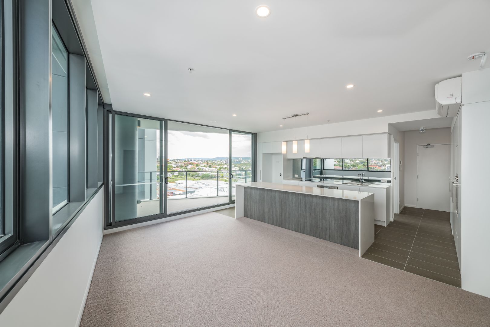 10610/300 Old Cleveland Road, Coorparoo, QLD 4151